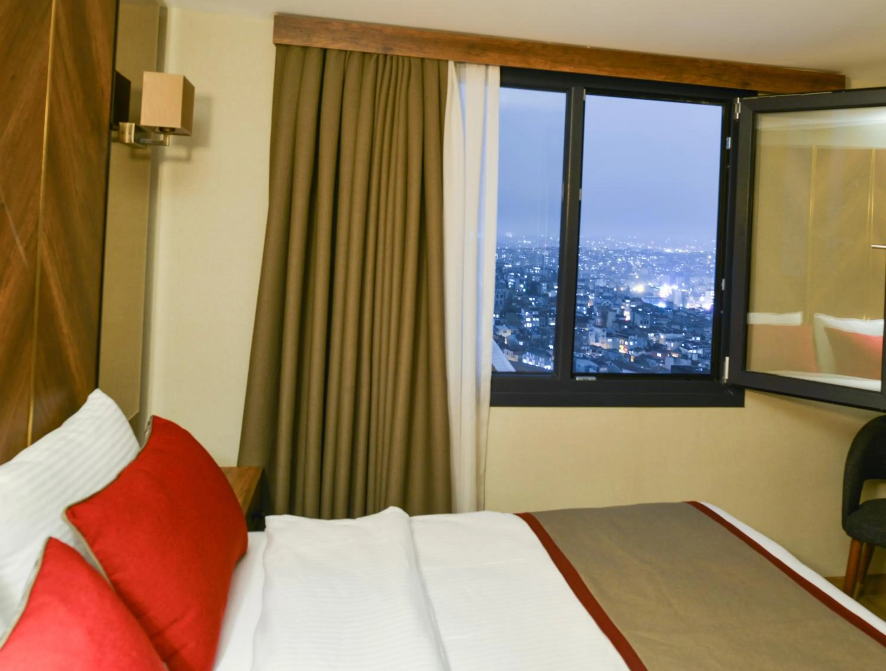 Bed in Celine Hotel Taxim