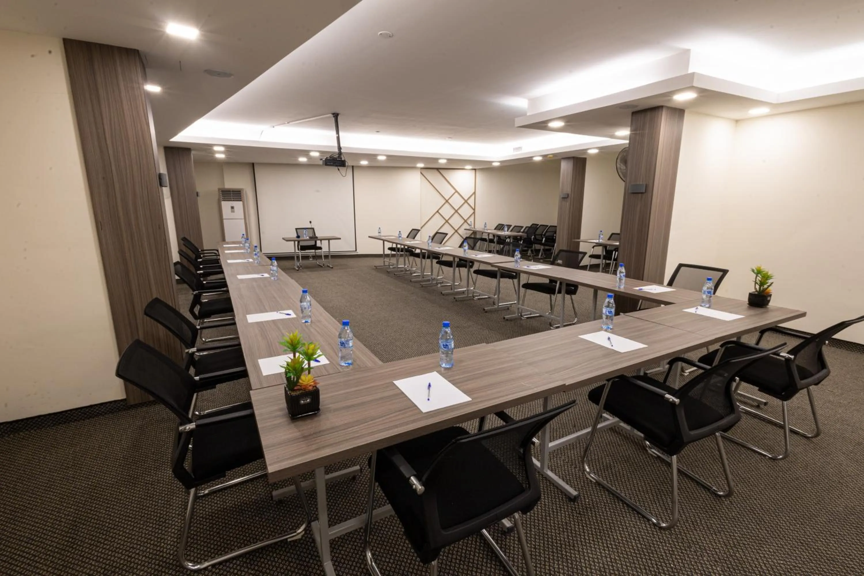 Meeting/conference room in Palm Ville Suites