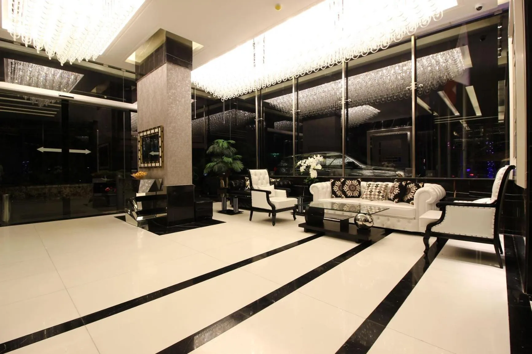 Lobby or reception in Palm Ville Suites