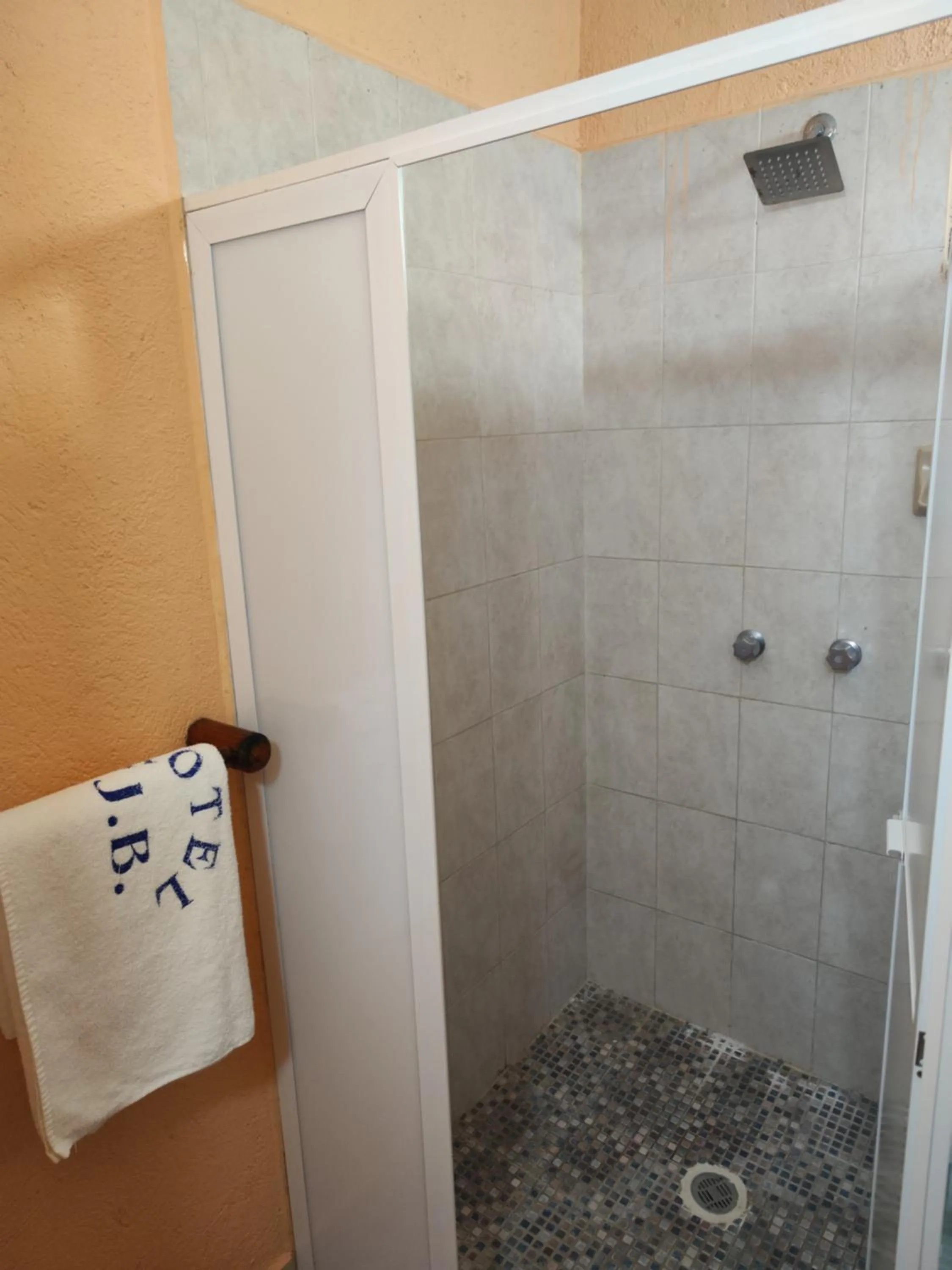 Bathroom in Hotel J.B.