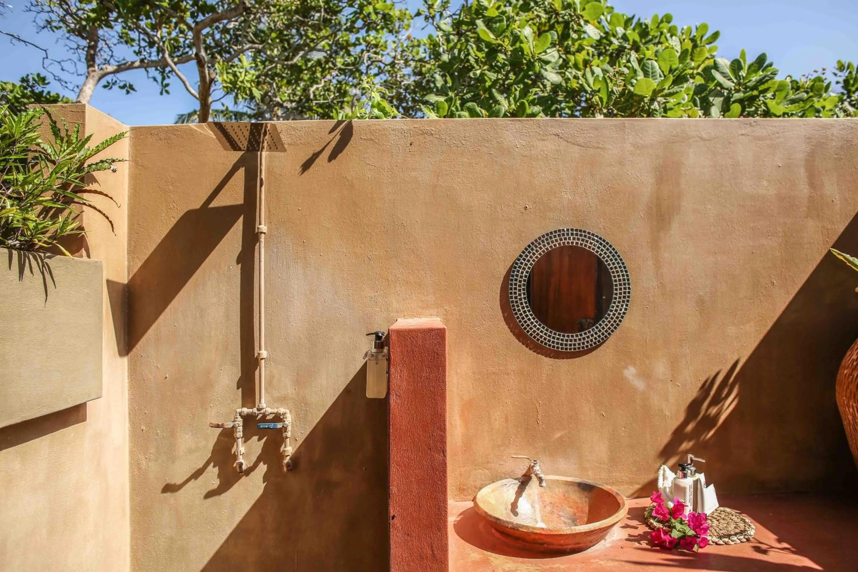 Public Bath in Mozambeat Motel