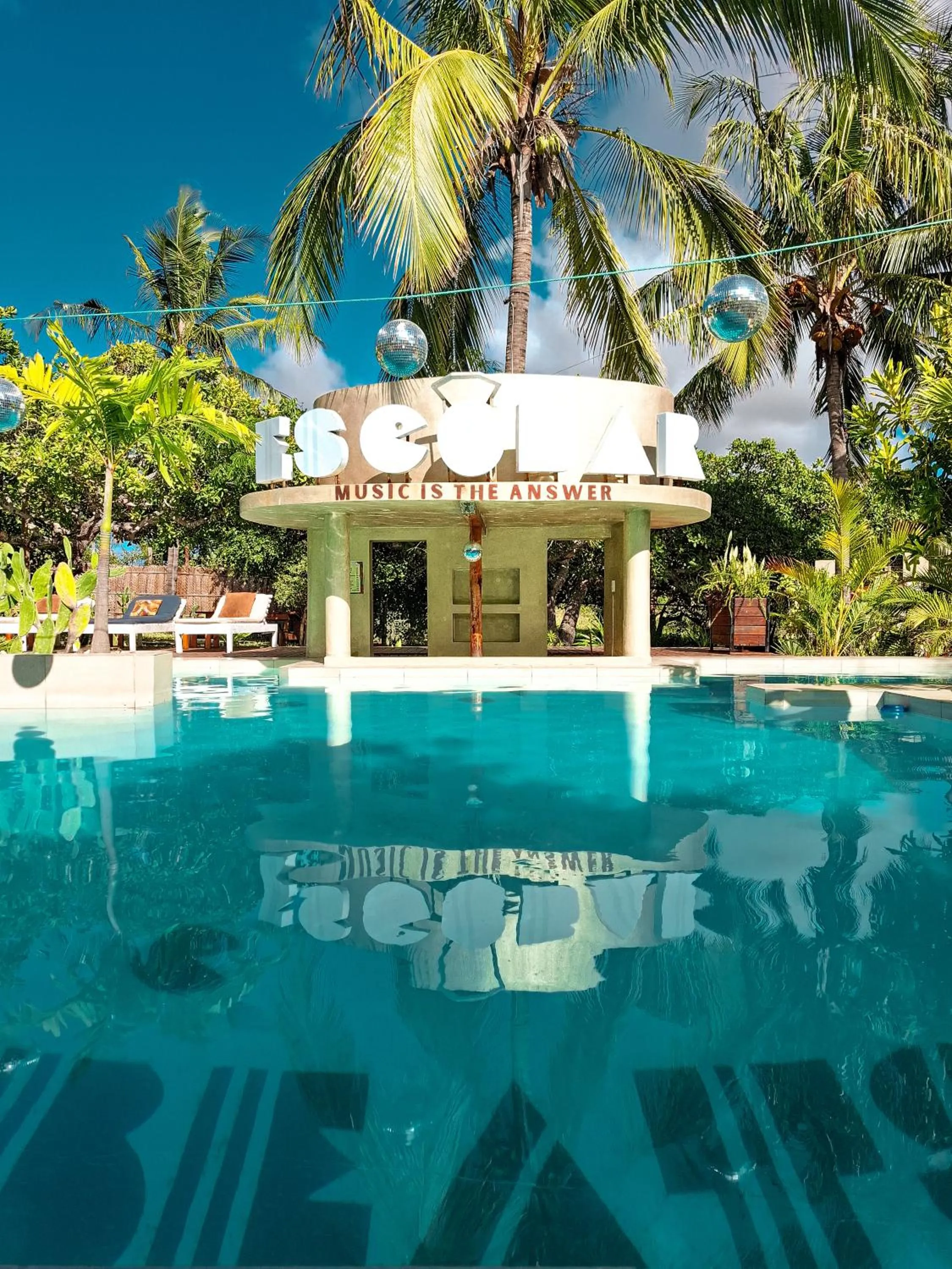Swimming pool in Mozambeat Motel