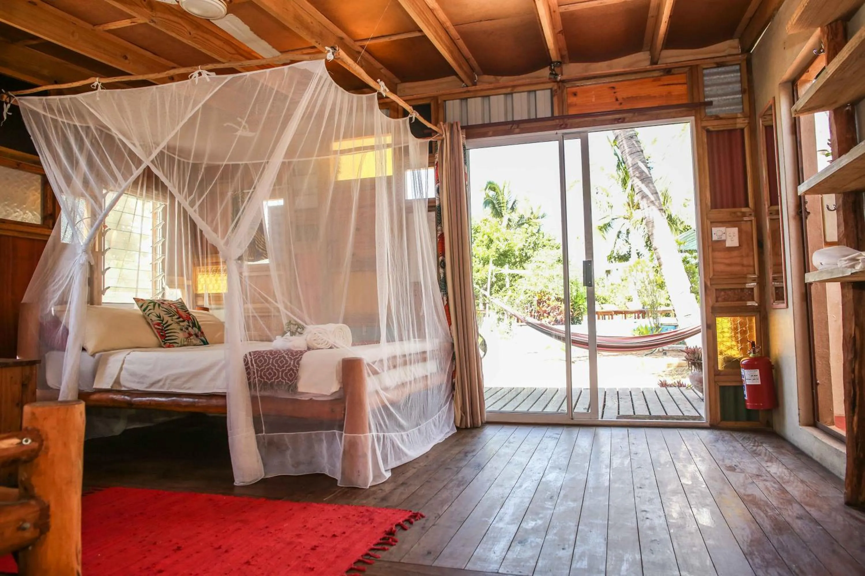 Photo of the whole room, Bed in Mozambeat Motel