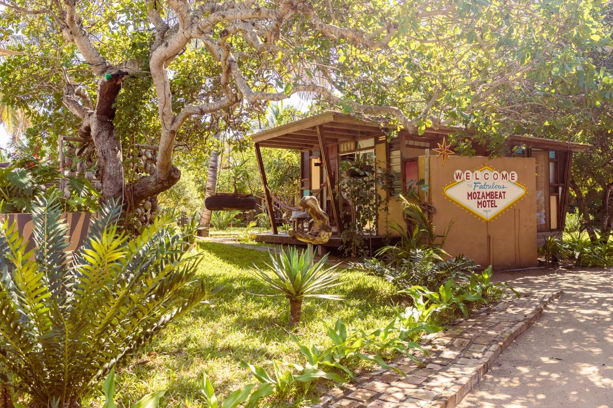 Property building in Mozambeat Motel