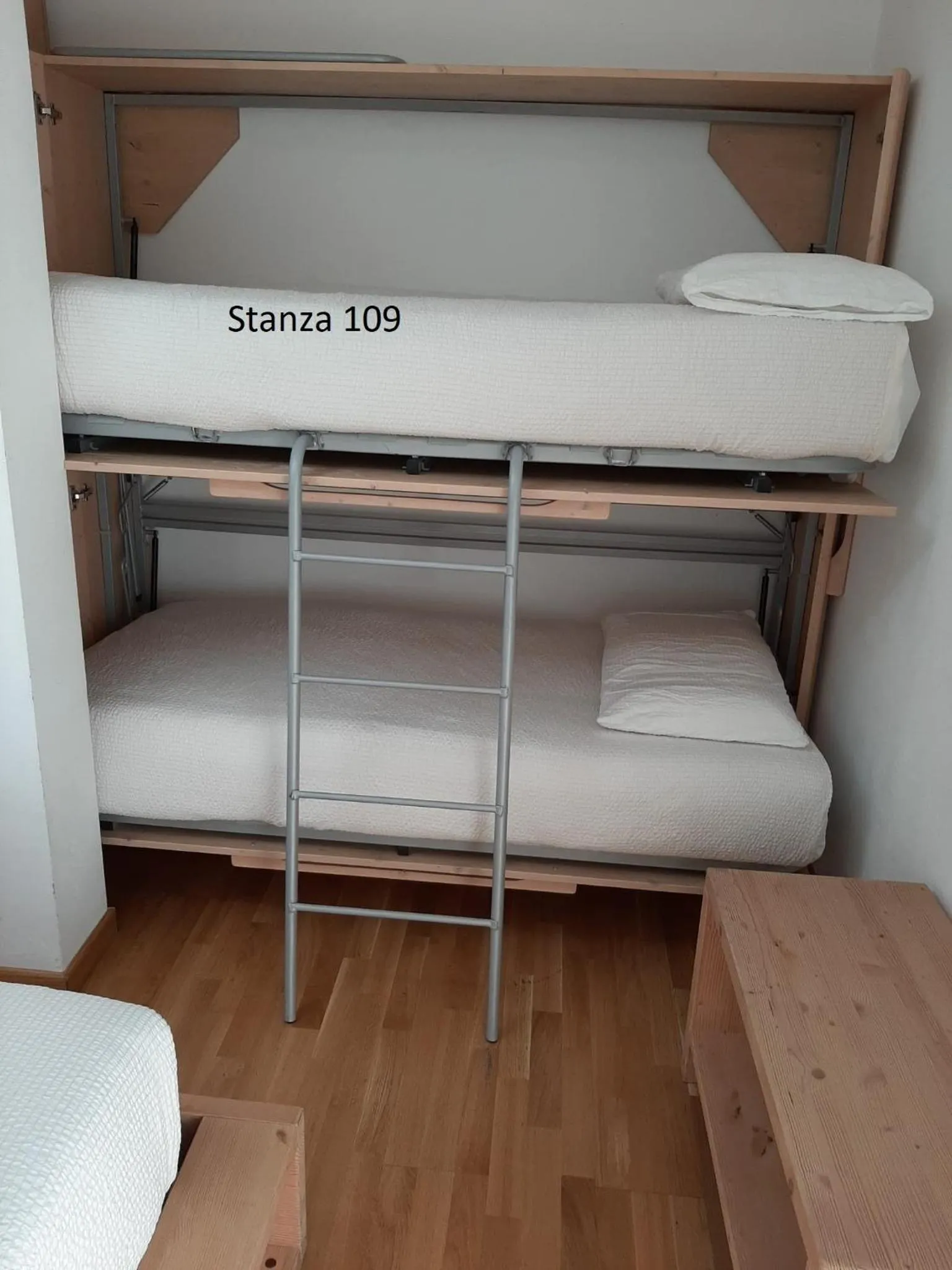 bunk bed, Bed in Hotel Pizboè
