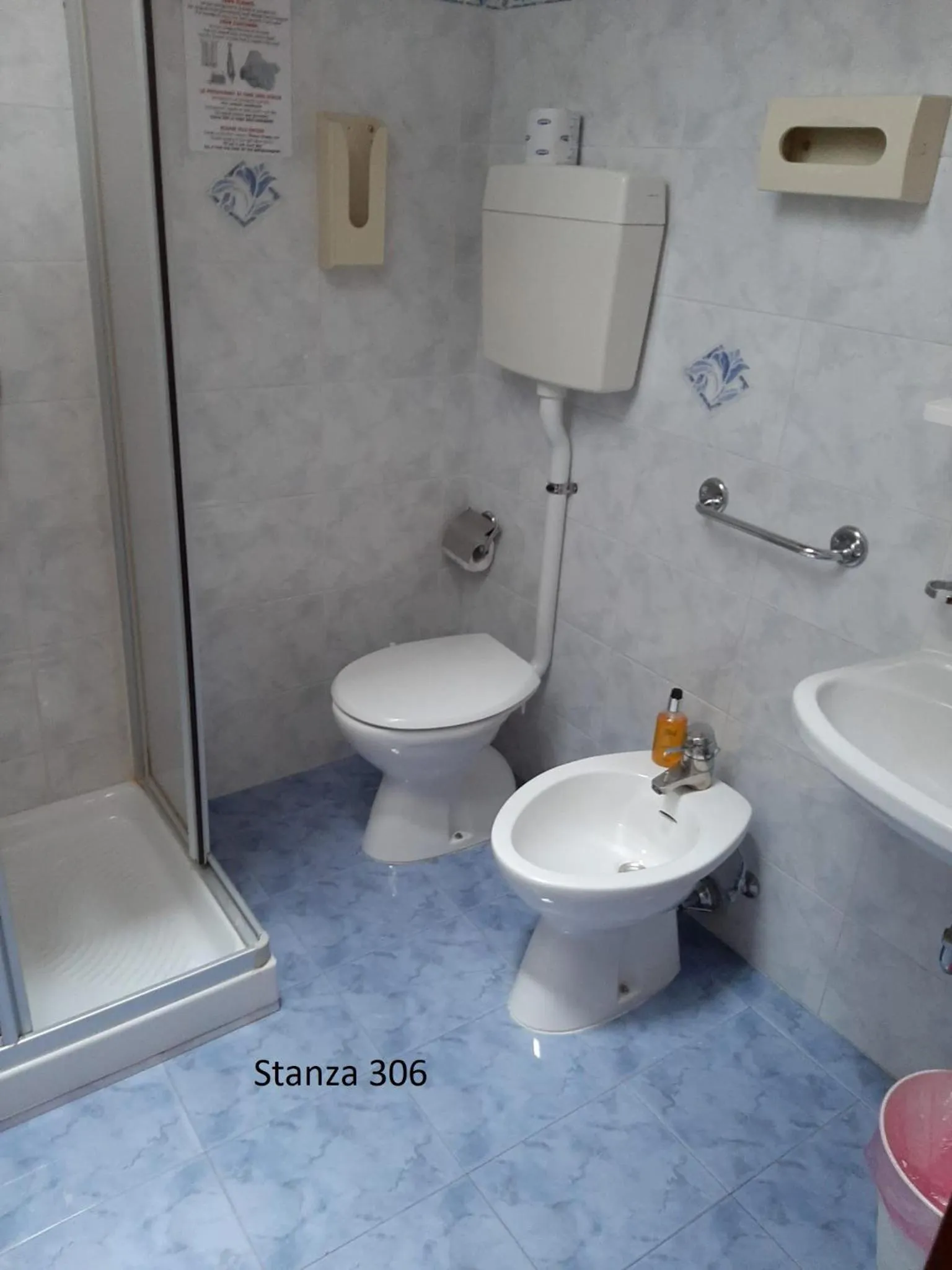 Bathroom in Hotel Pizboè