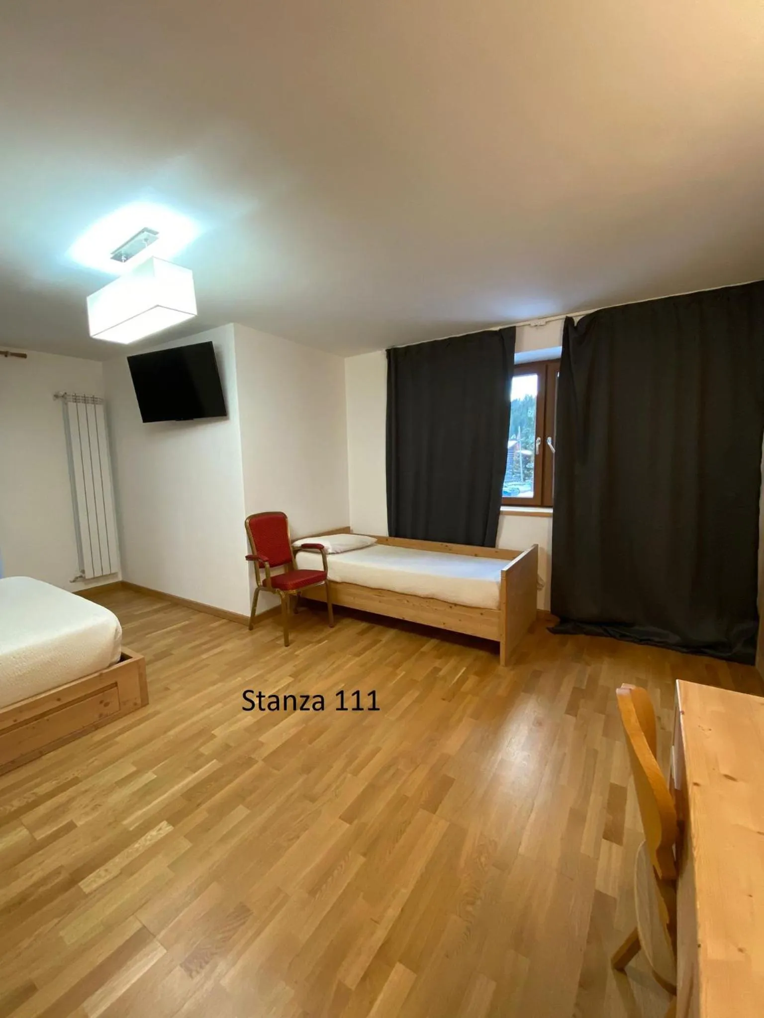 Photo of the whole room, Bed in Hotel Pizboè