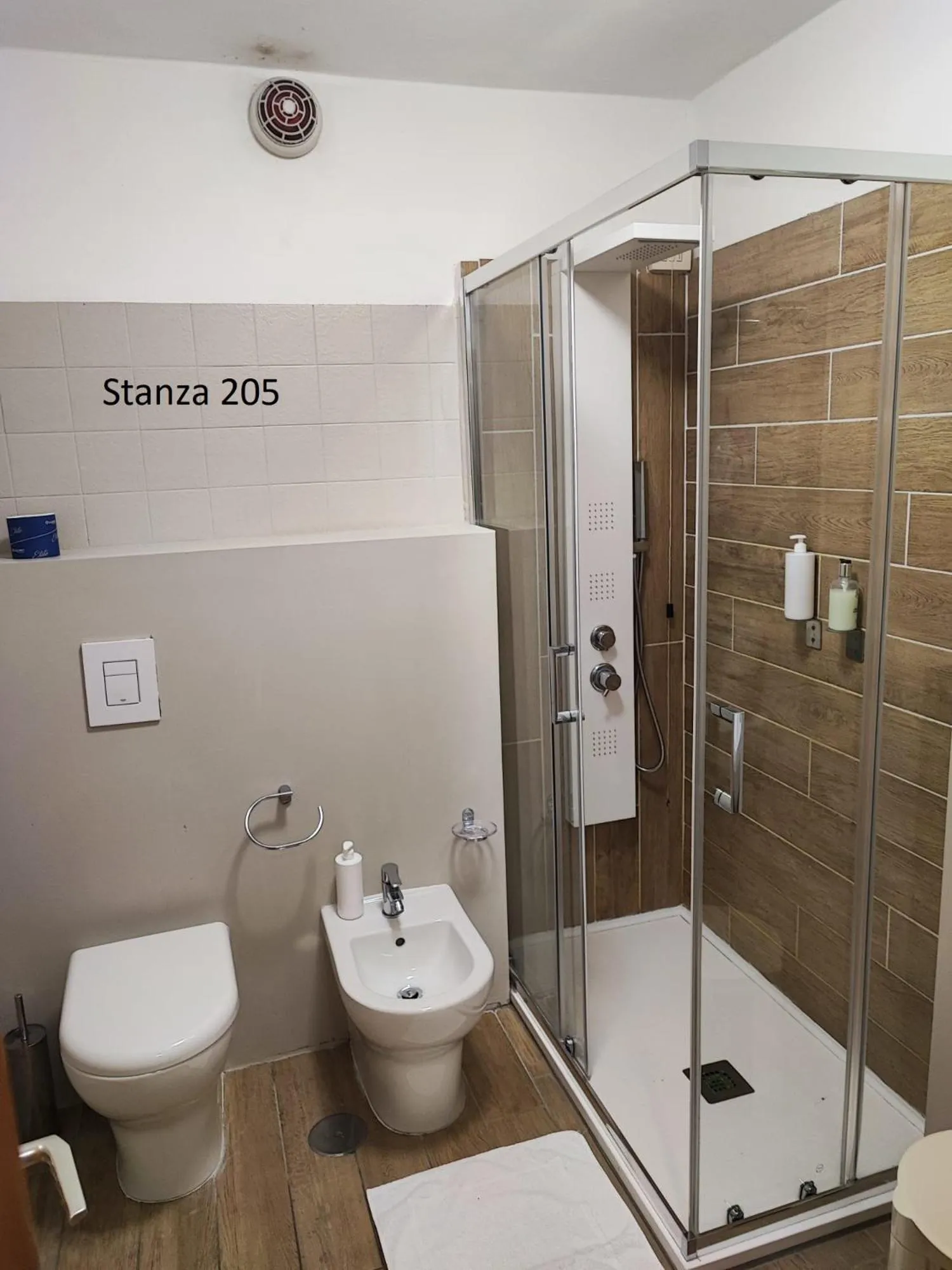 Bathroom in Hotel Pizboè