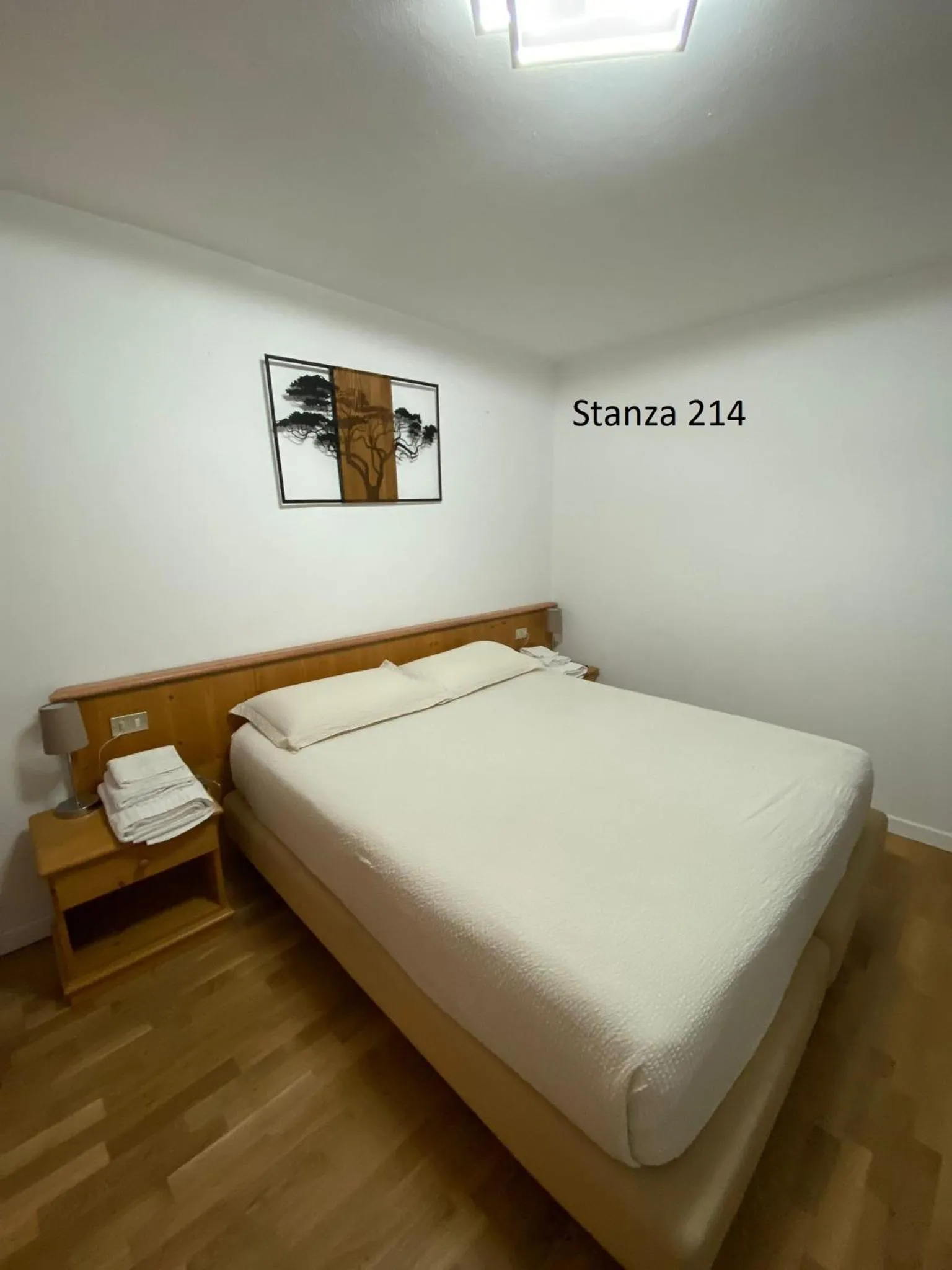 Photo of the whole room, Bed in Hotel Pizboè