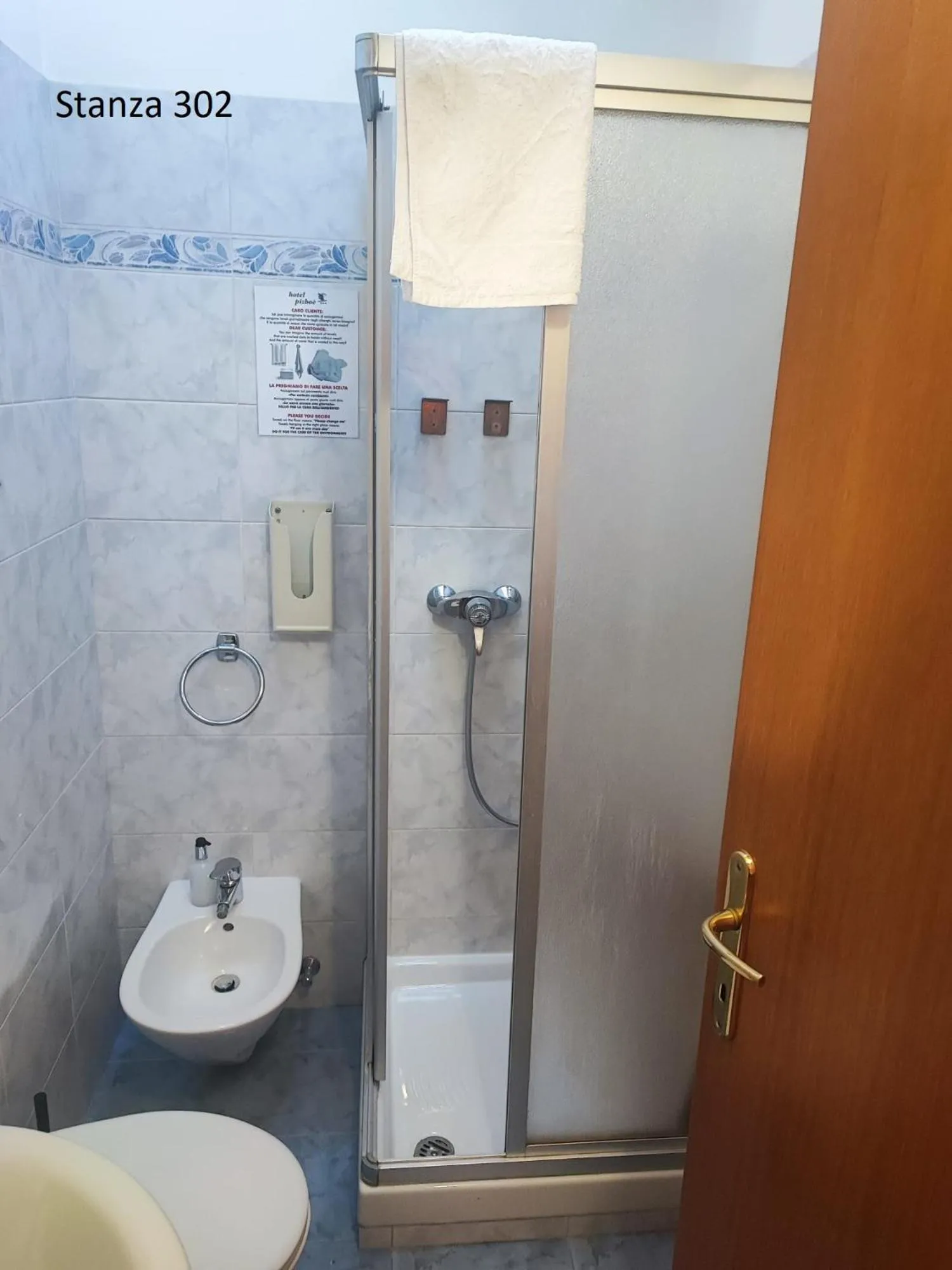 Bathroom in Hotel Pizboè