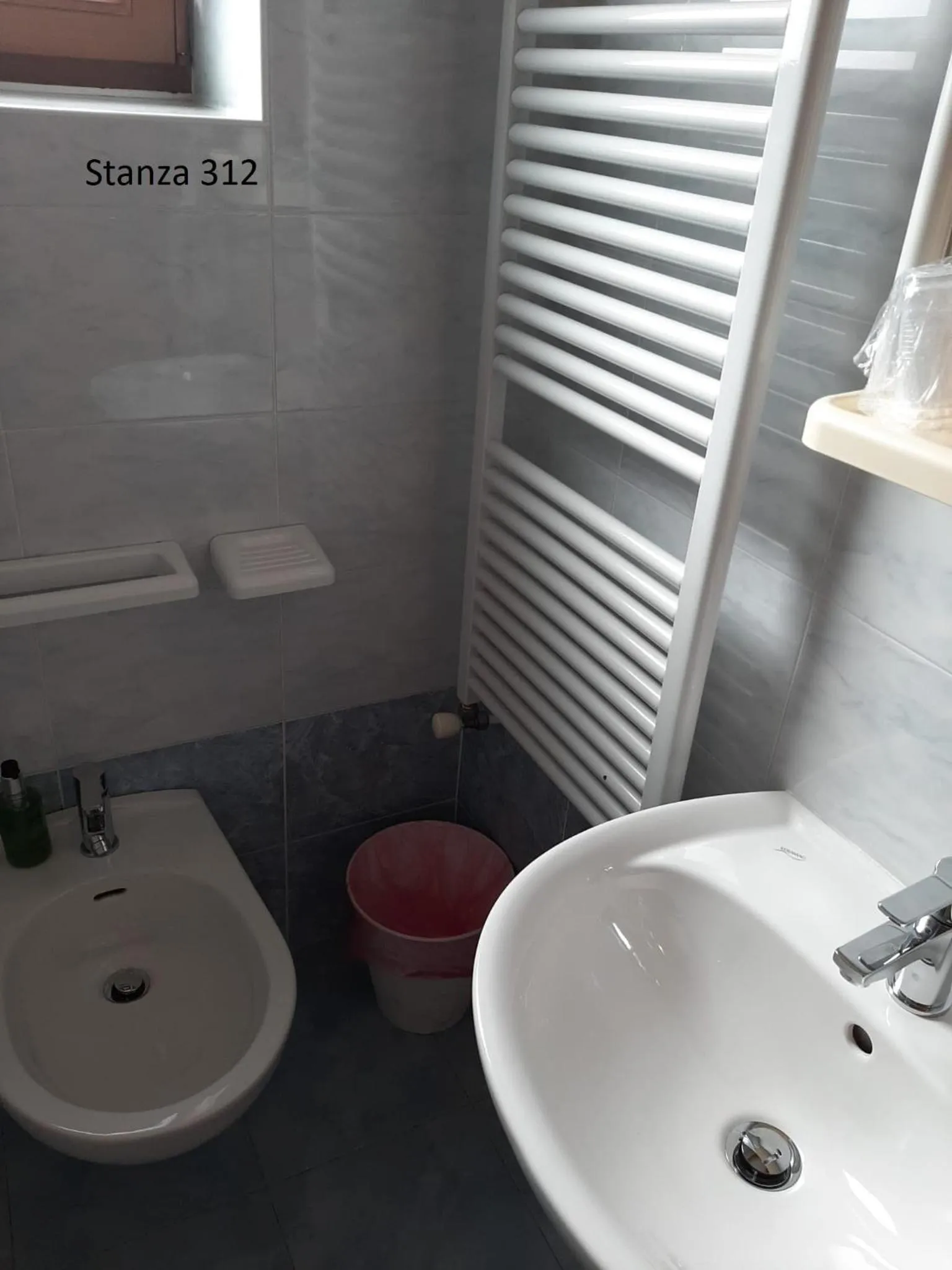 Bathroom in Hotel Pizboè