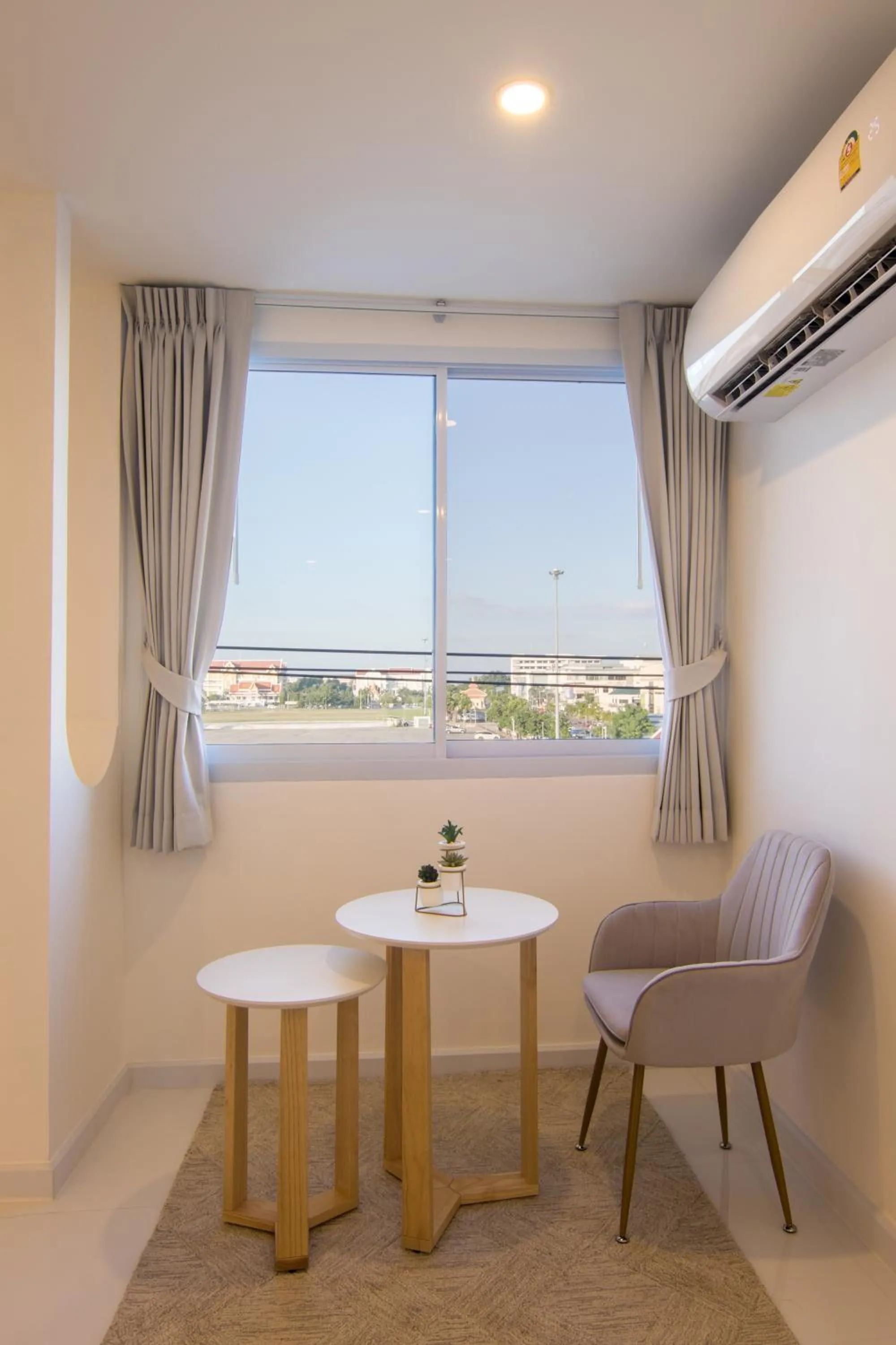 Thewhitehotel BY Charoensri - SHA Extra Plus