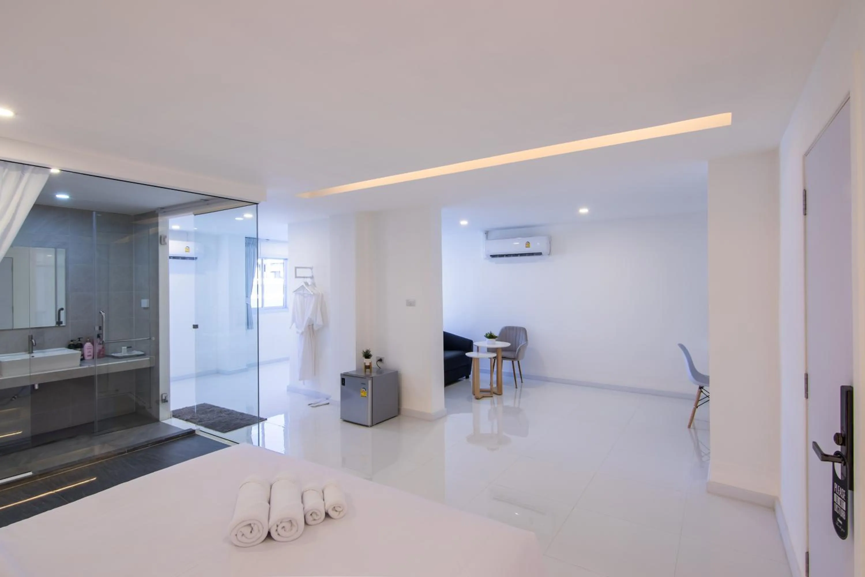 Thewhitehotel BY Charoensri - SHA Extra Plus