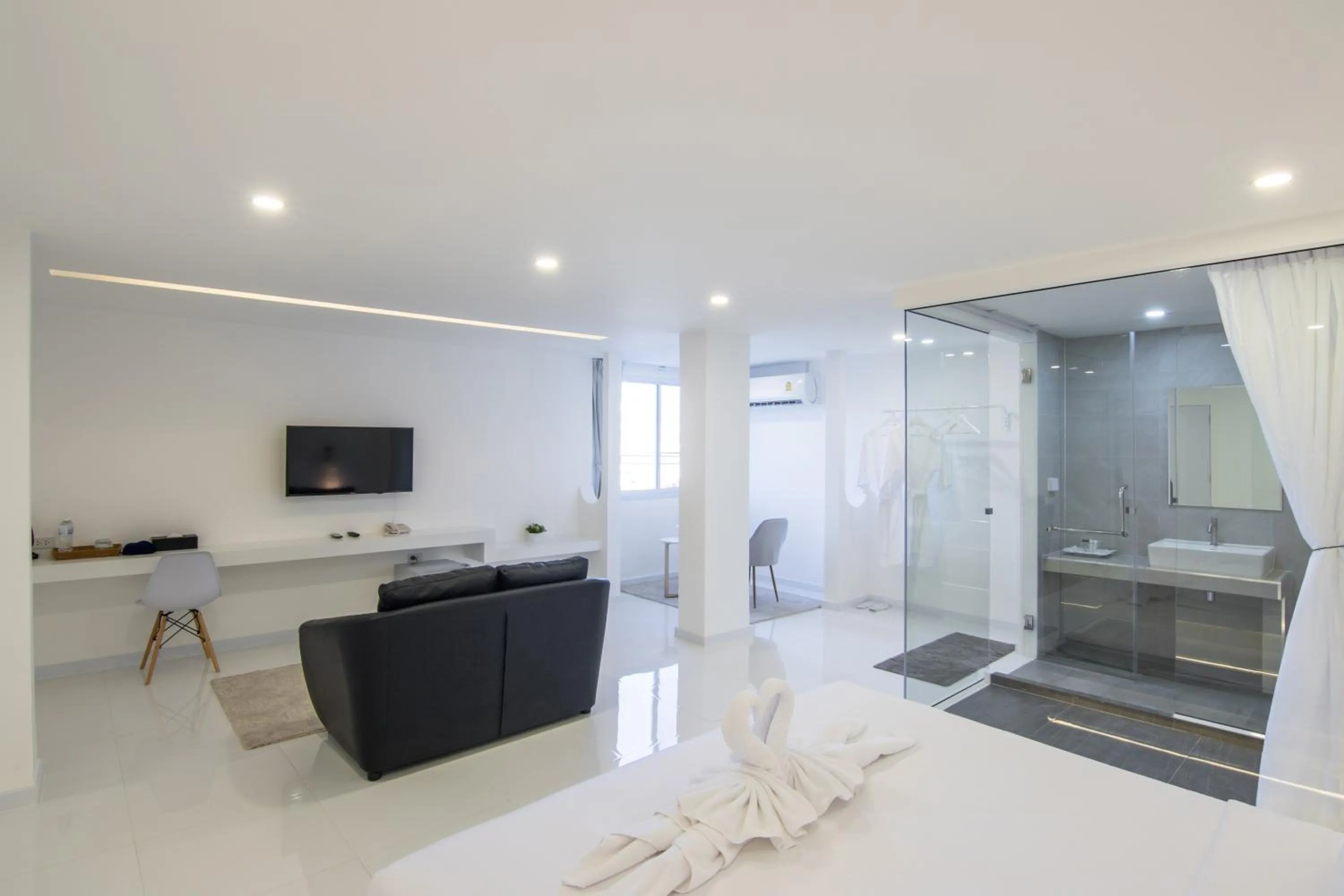 Thewhitehotel BY Charoensri - SHA Extra Plus