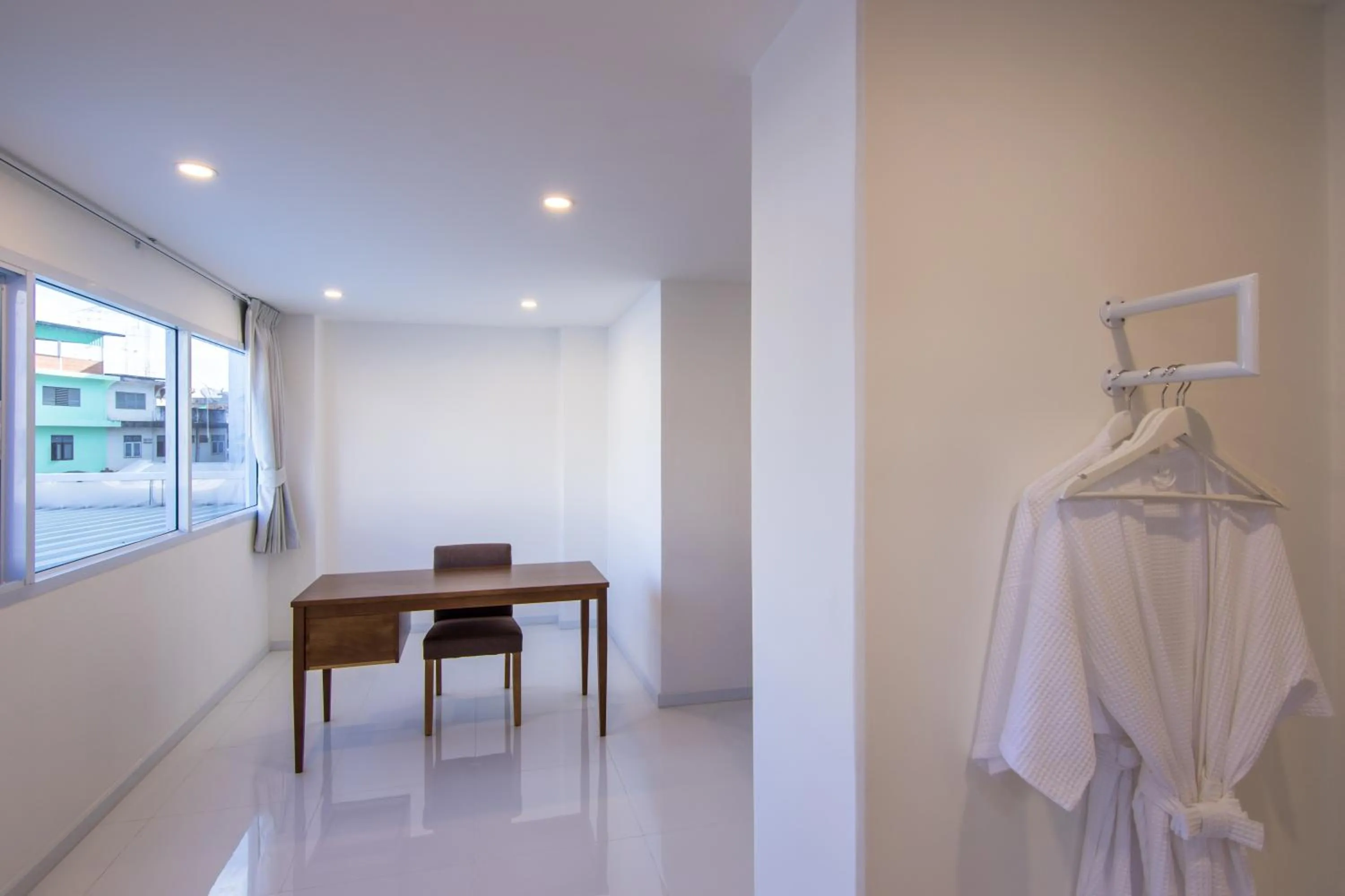 Thewhitehotel BY Charoensri - SHA Extra Plus