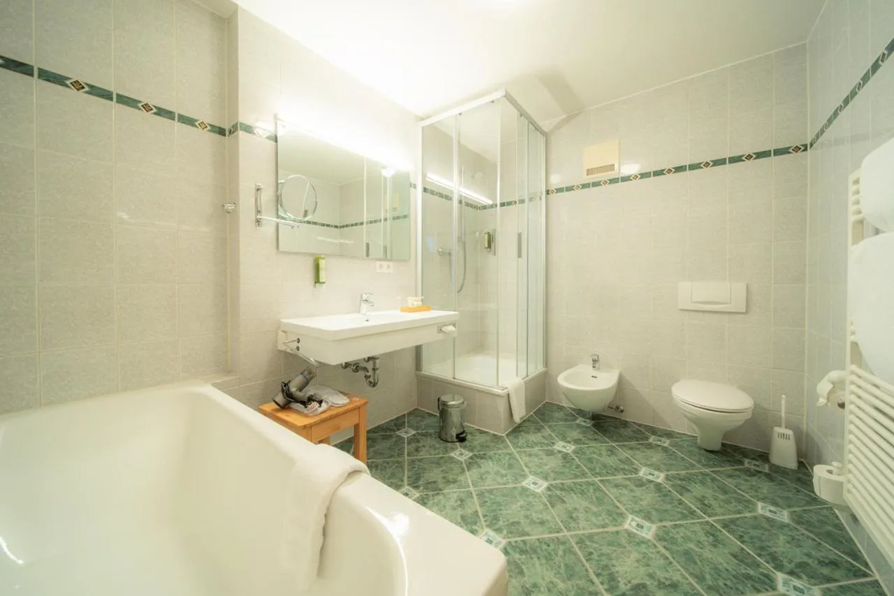 Bathroom in Marina Hotel am Starnberger See