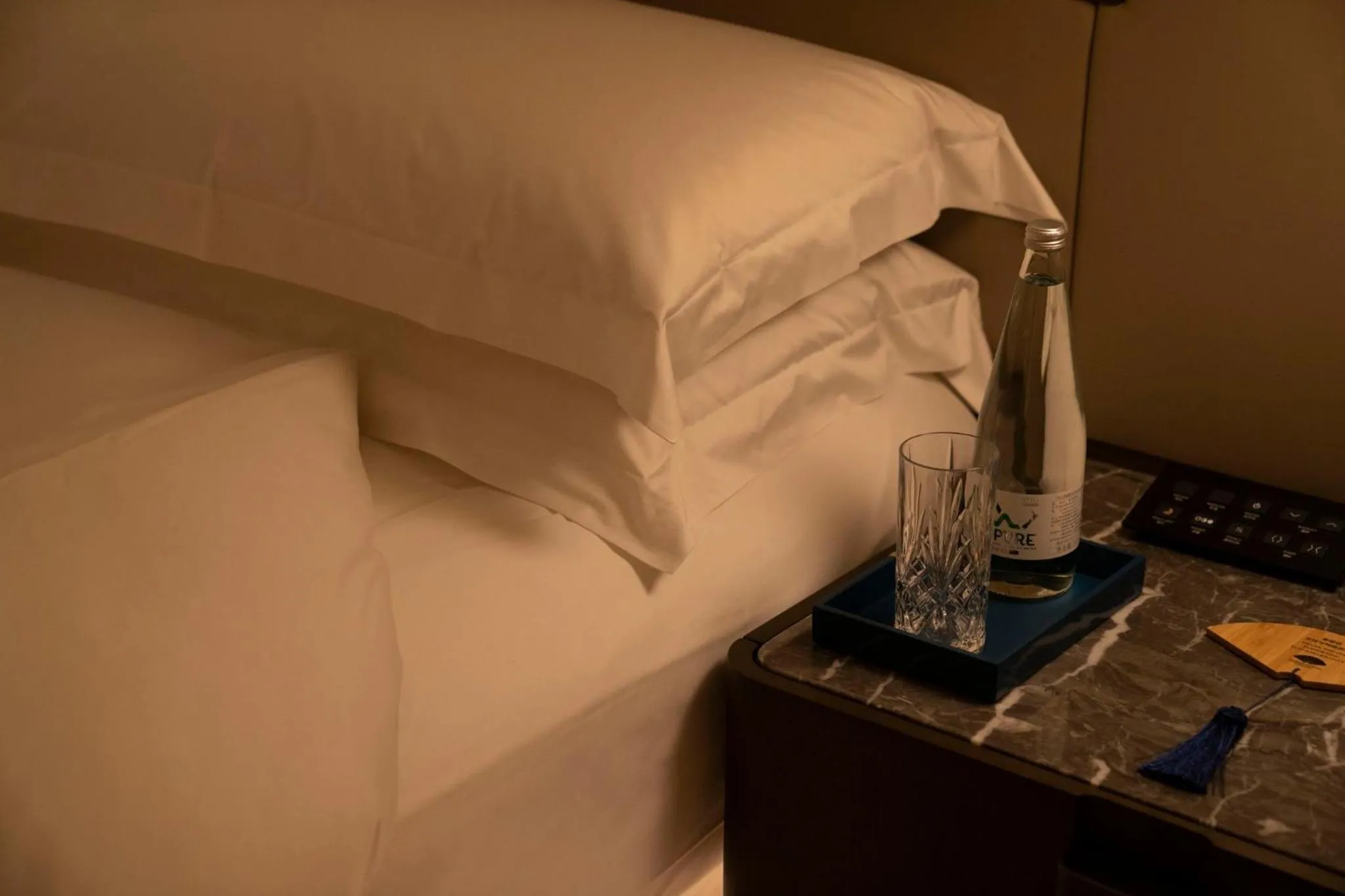 Photo of the whole room, Bed in Mandarin Oriental, Shenzhen