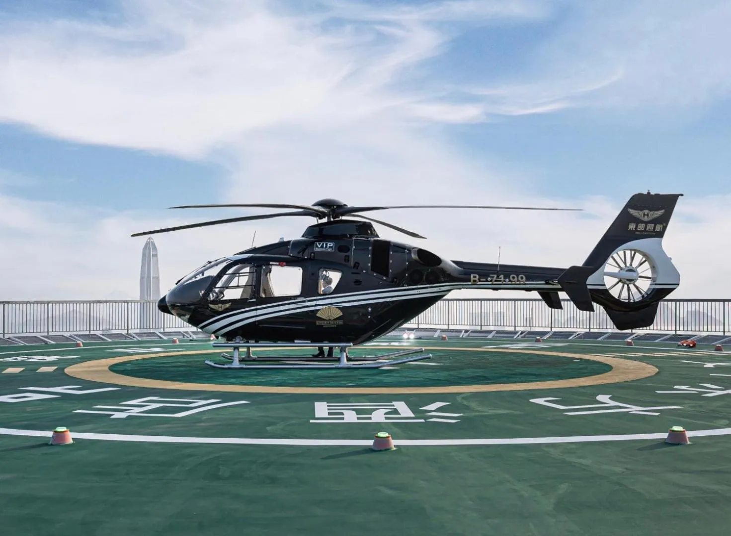 Entertainment in Mandarin Oriental, Shenzhen