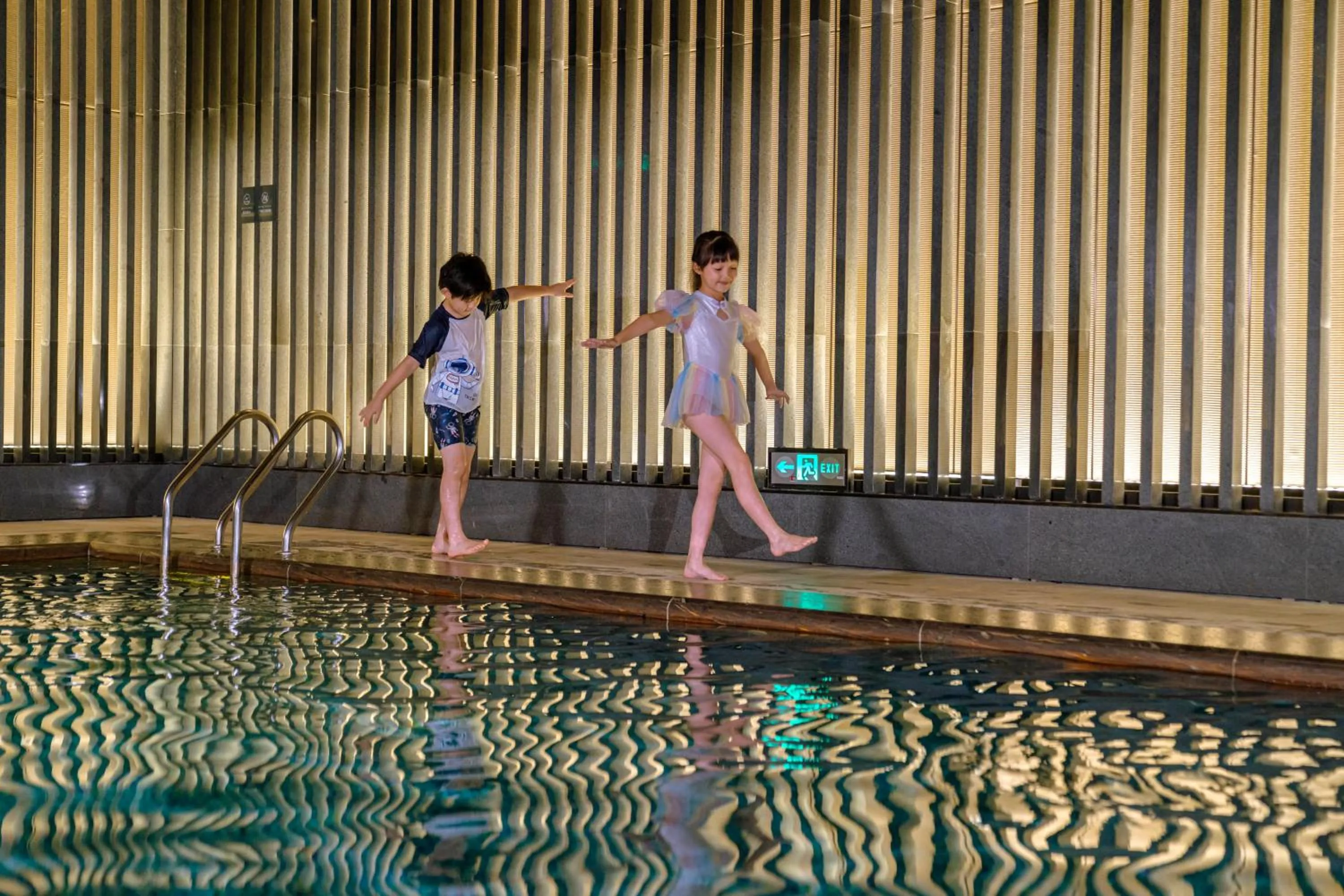 Swimming pool in Mandarin Oriental, Shenzhen