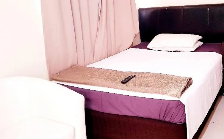 Bed in Perth City Motel