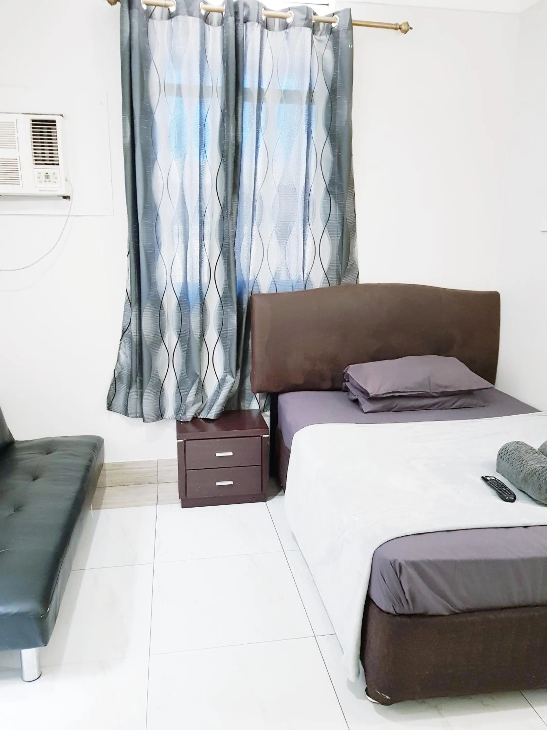 Bed in Perth City Motel