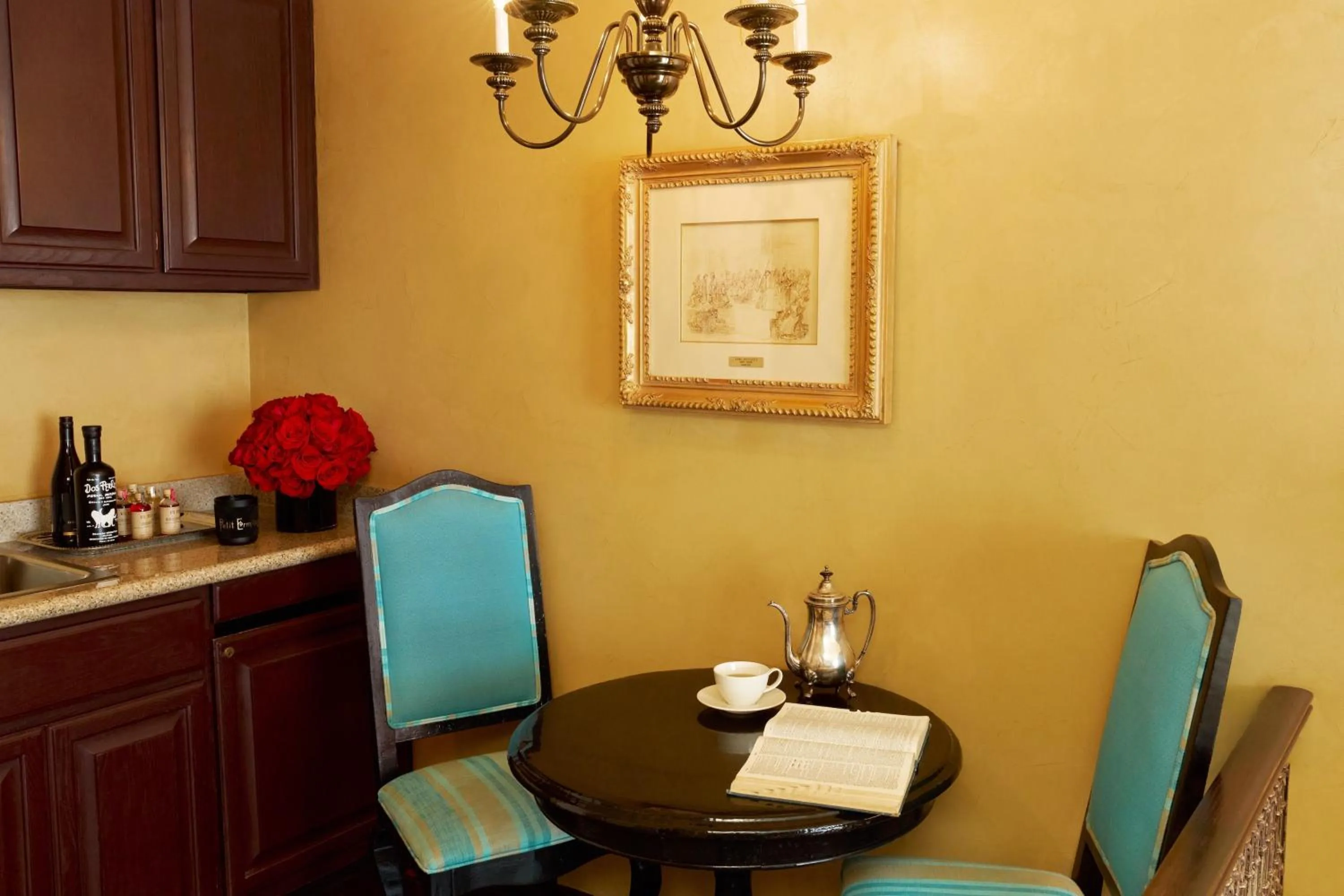 Dining area in Petit Ermitage