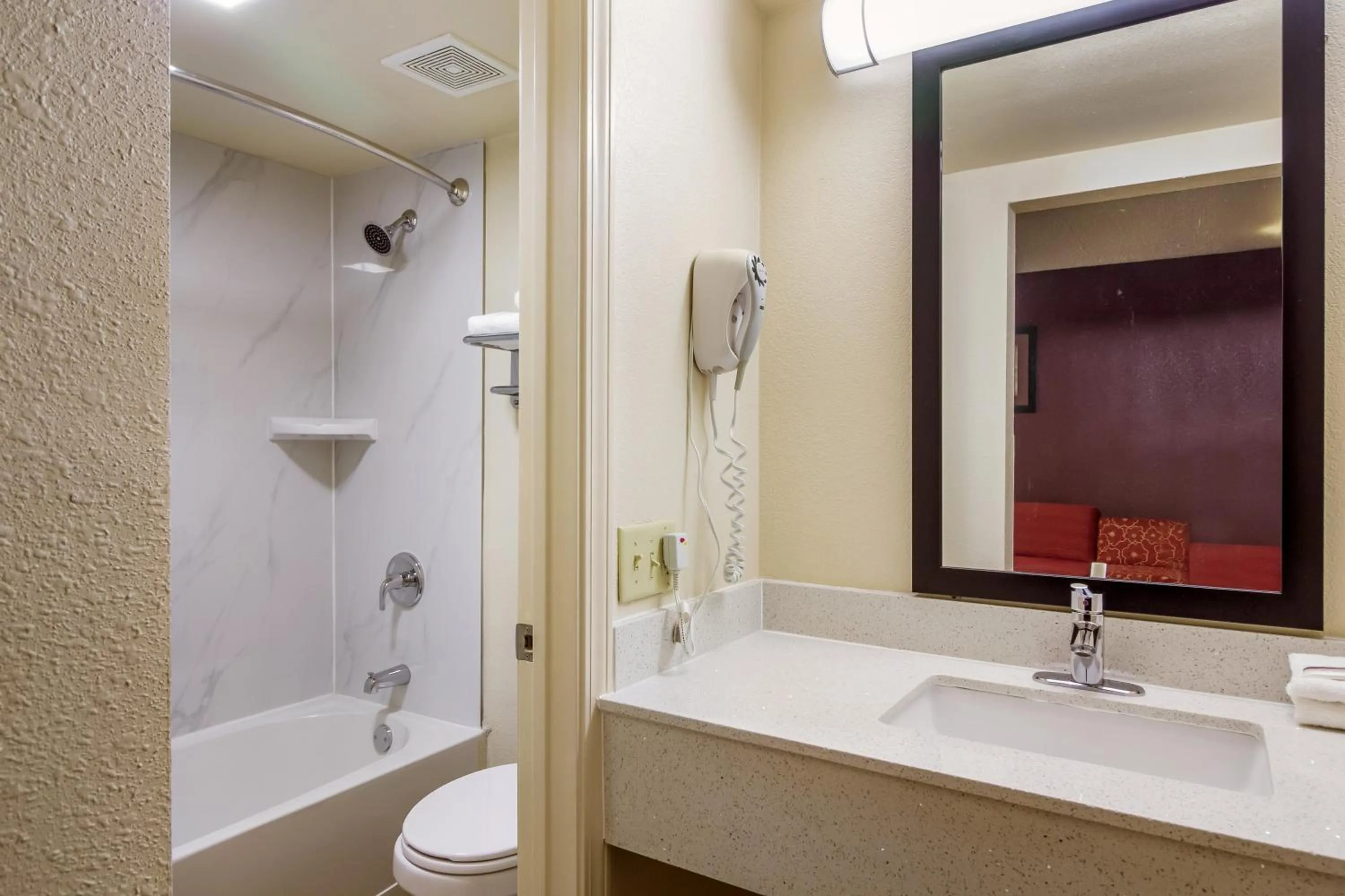 Bathroom in Red Roof Inn Houston East I-10