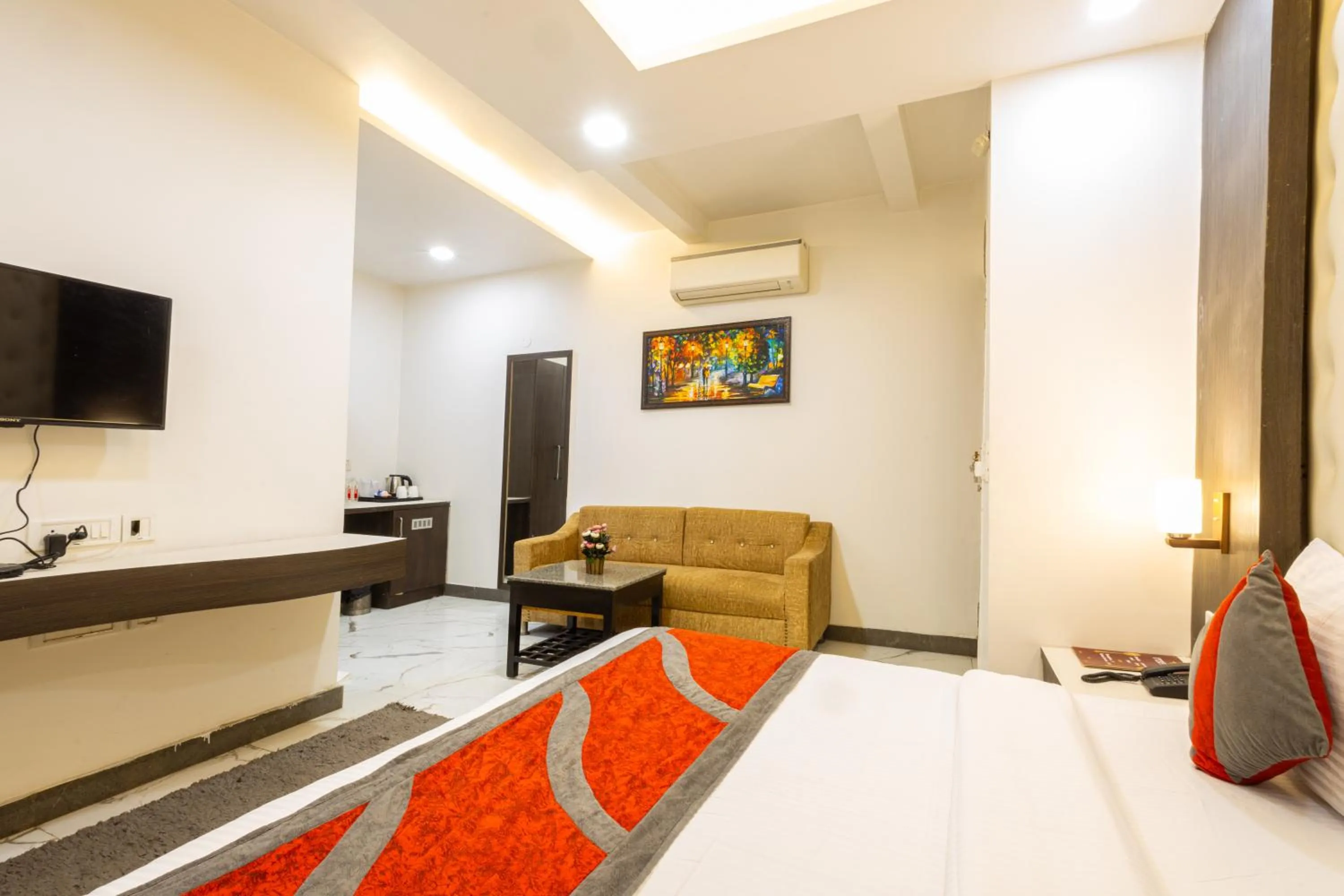Bed in Hotel Red Castle - Karol Bagh - Where luxury meets comfort