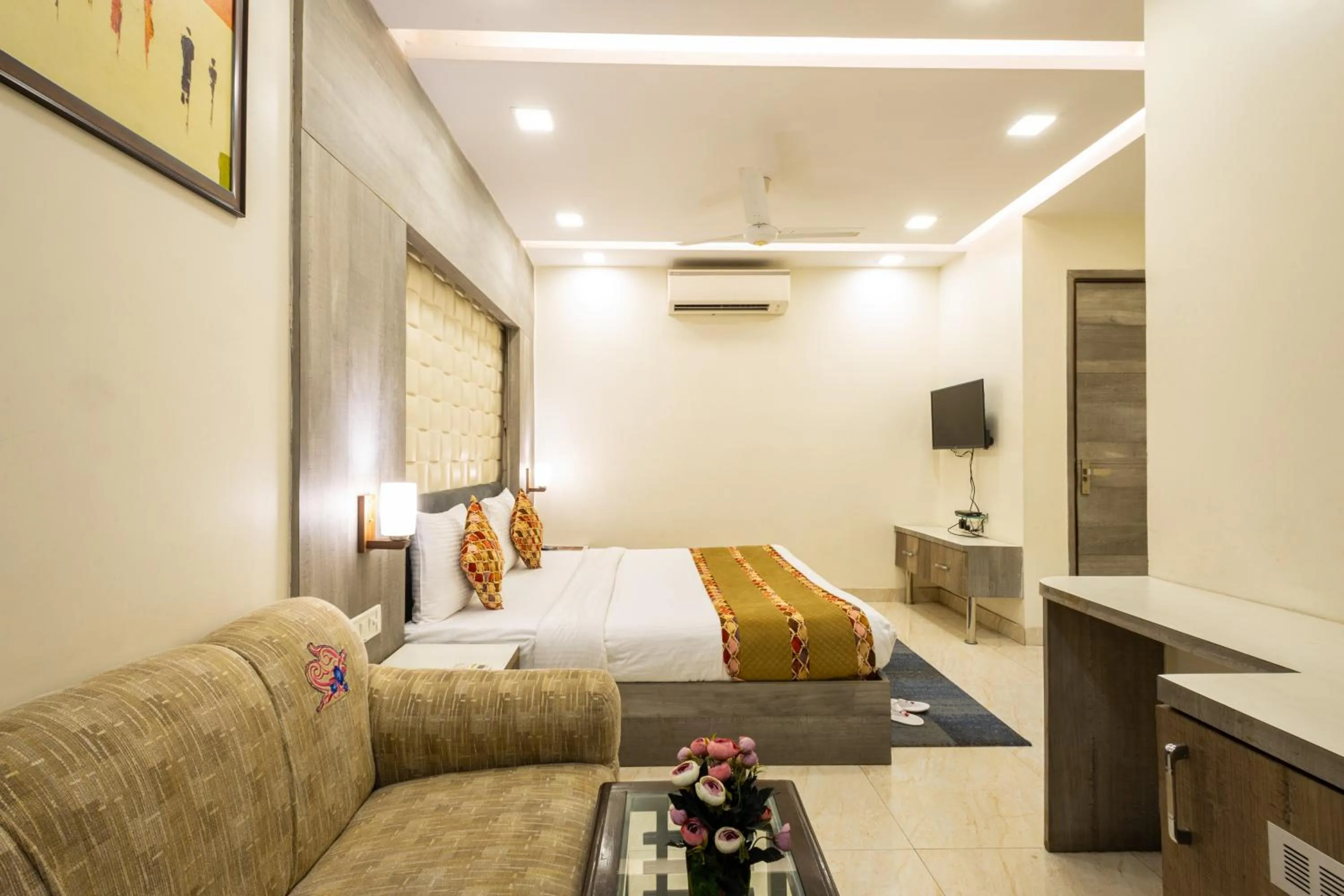 Bed in Hotel Red Castle - Karol Bagh - Where luxury meets comfort