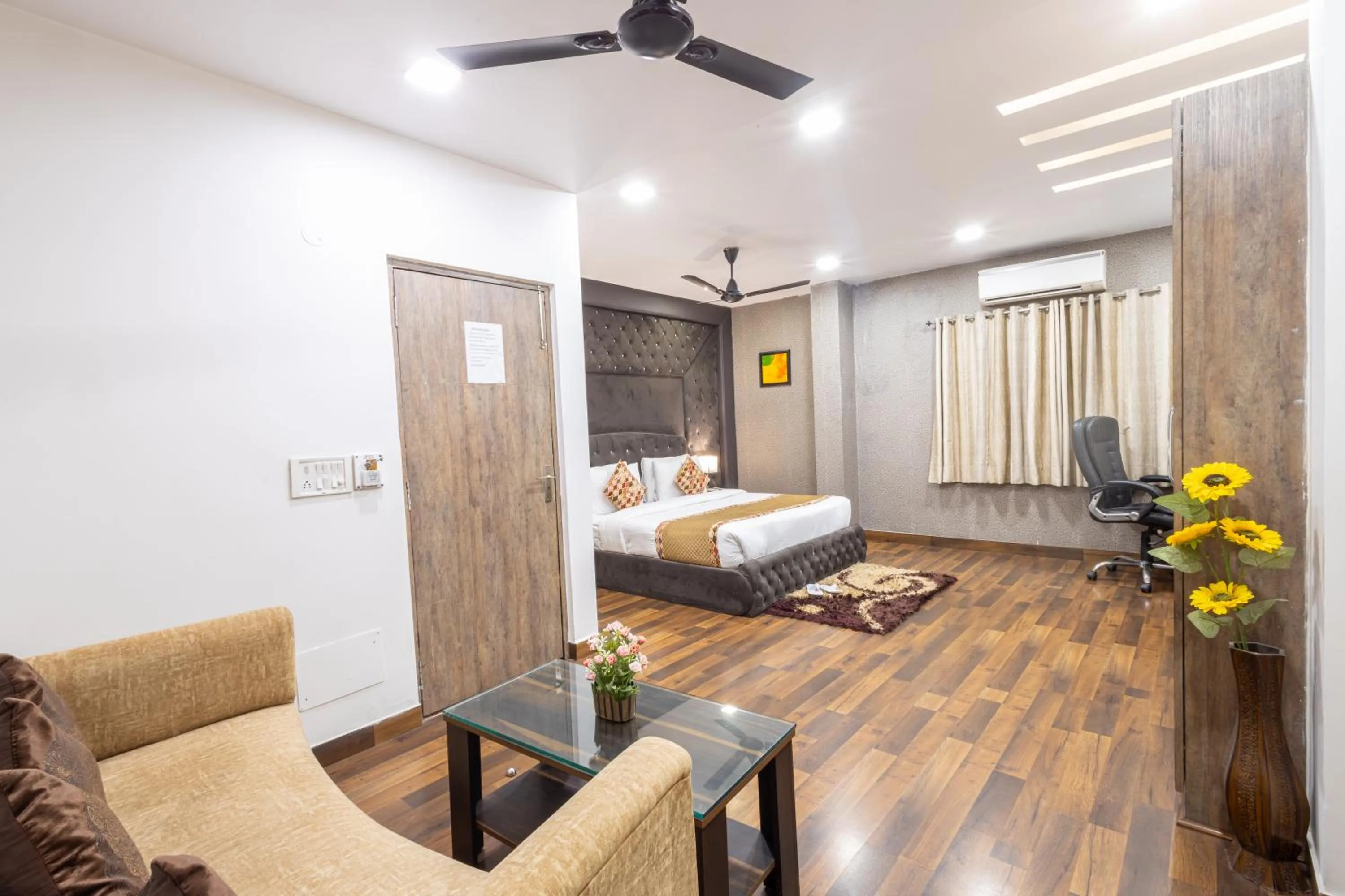 Bed in Hotel Red Castle - Karol Bagh - Where luxury meets comfort