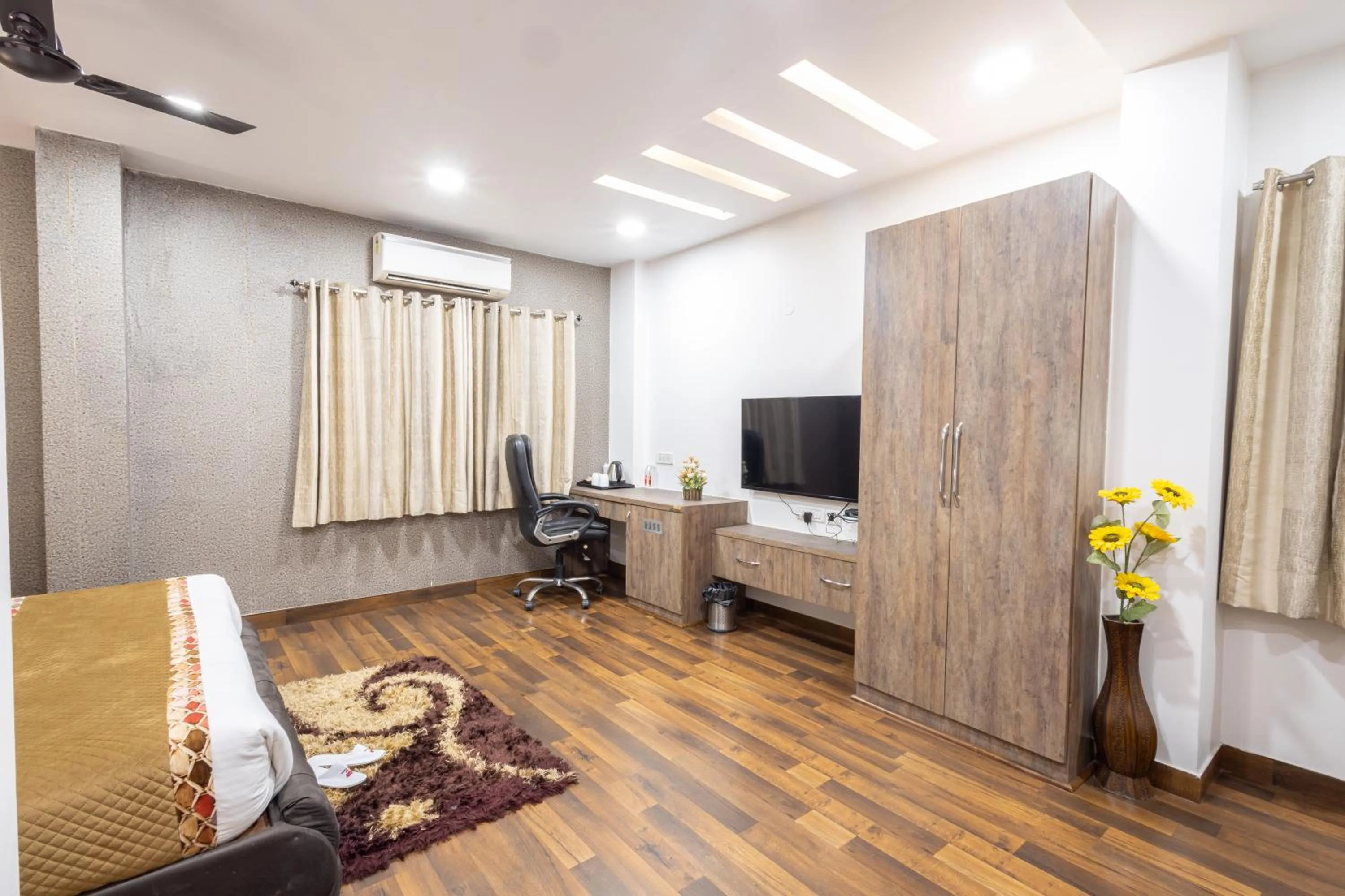 Bed in Hotel Red Castle - Karol Bagh - Where luxury meets comfort