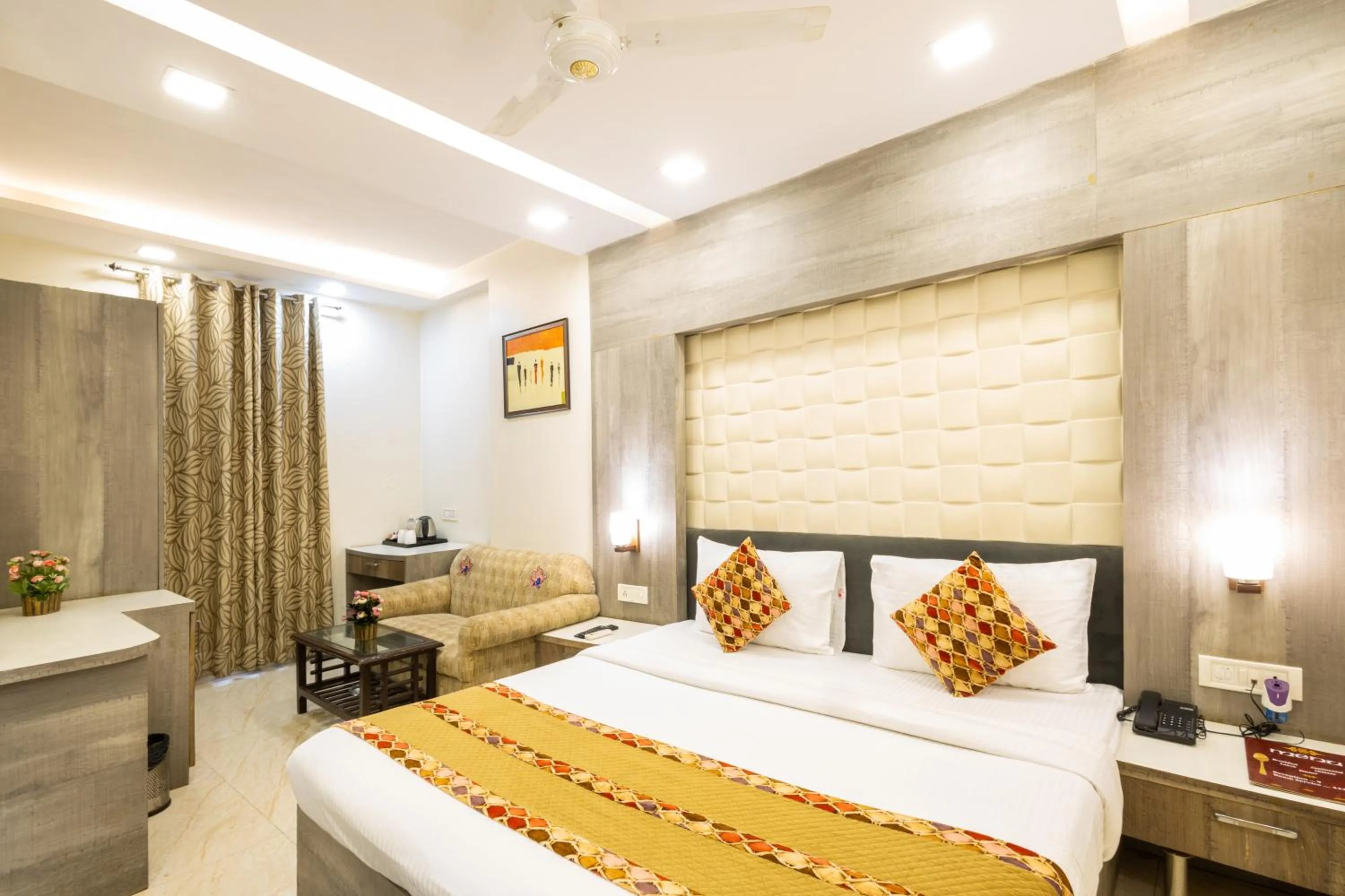 Bed in Hotel Red Castle - Karol Bagh - Where luxury meets comfort