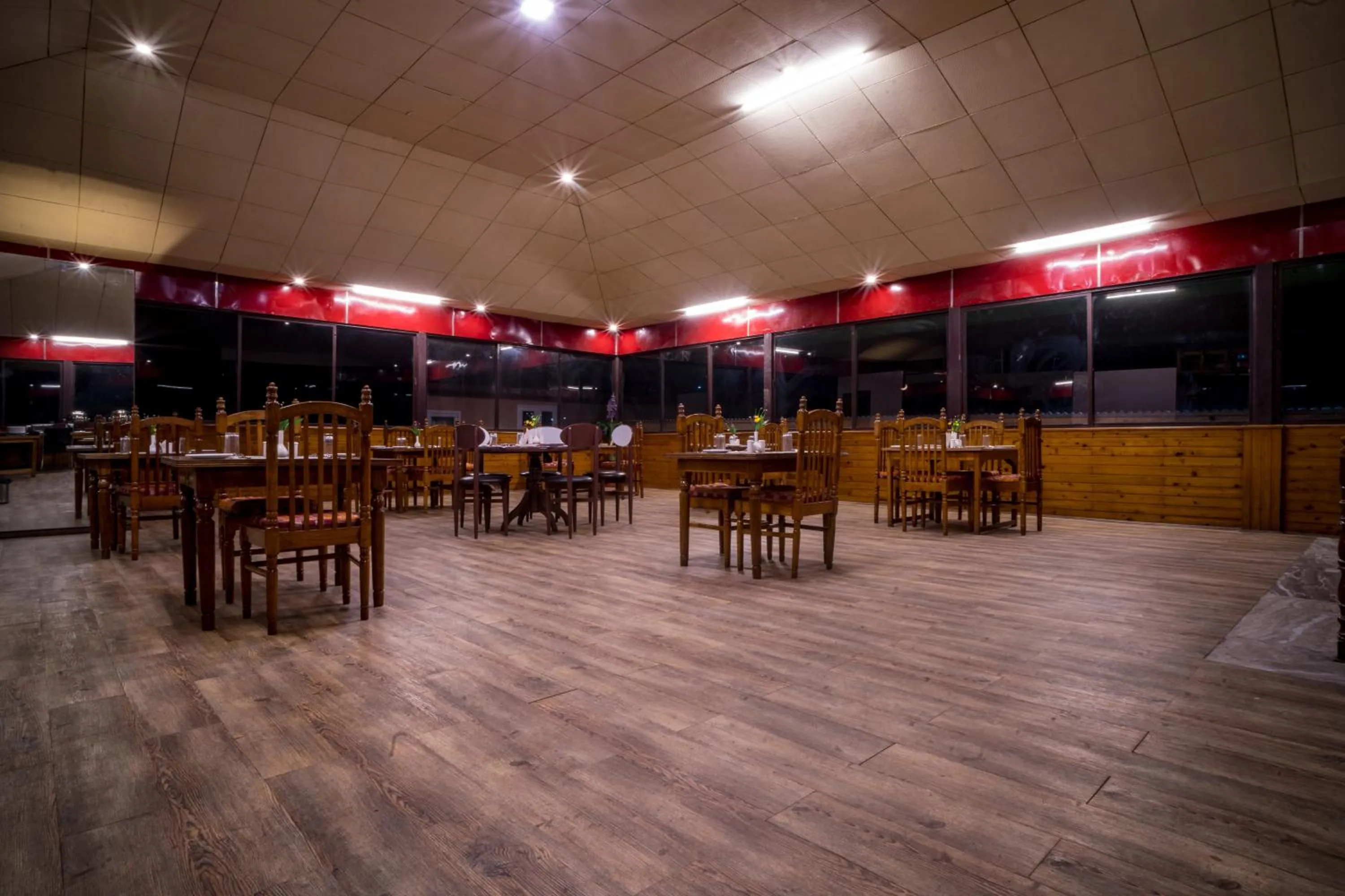 Restaurant/places to eat in Magpie Mall Road Residency (MG Marg)