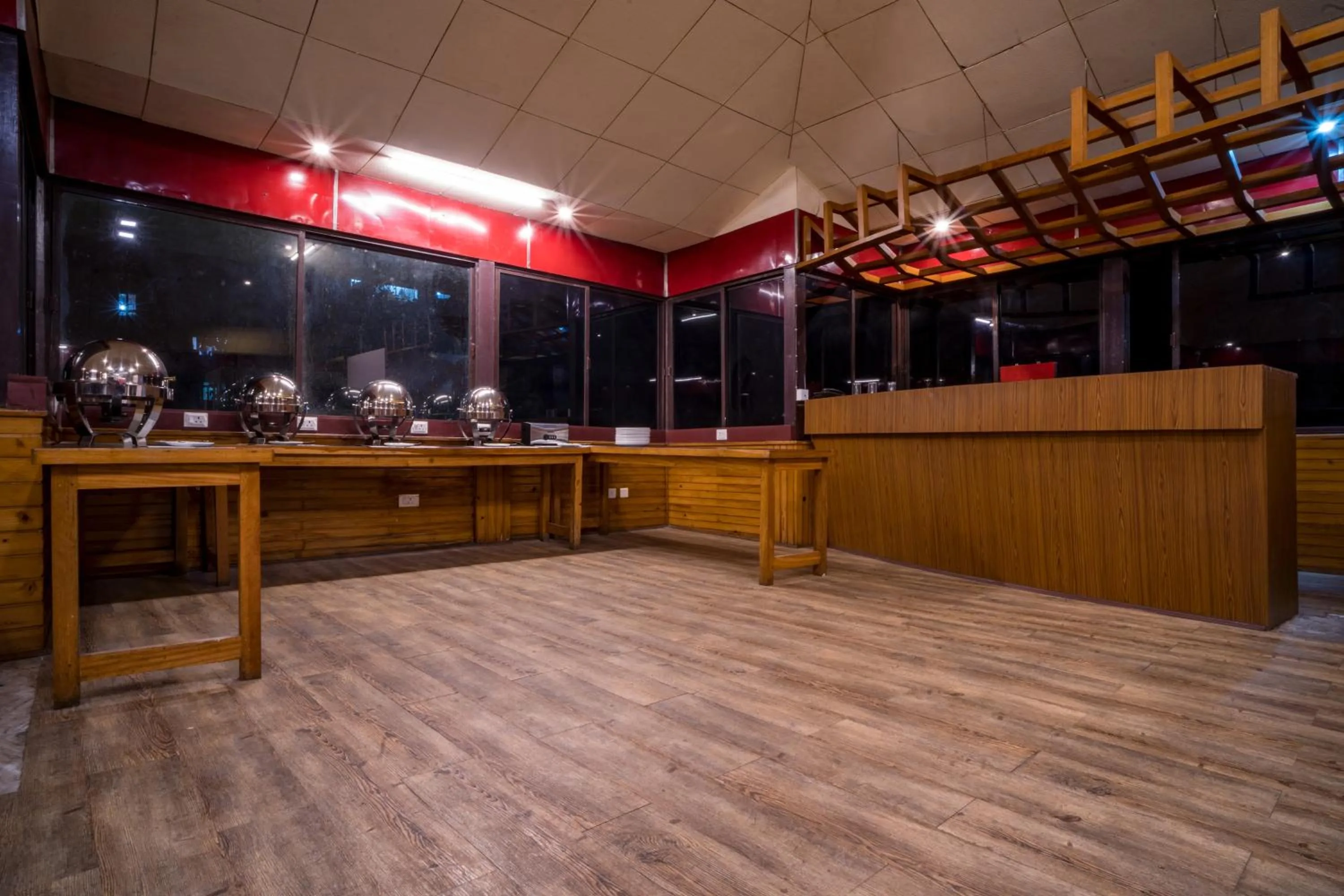 Restaurant/places to eat in Magpie Mall Road Residency (MG Marg)