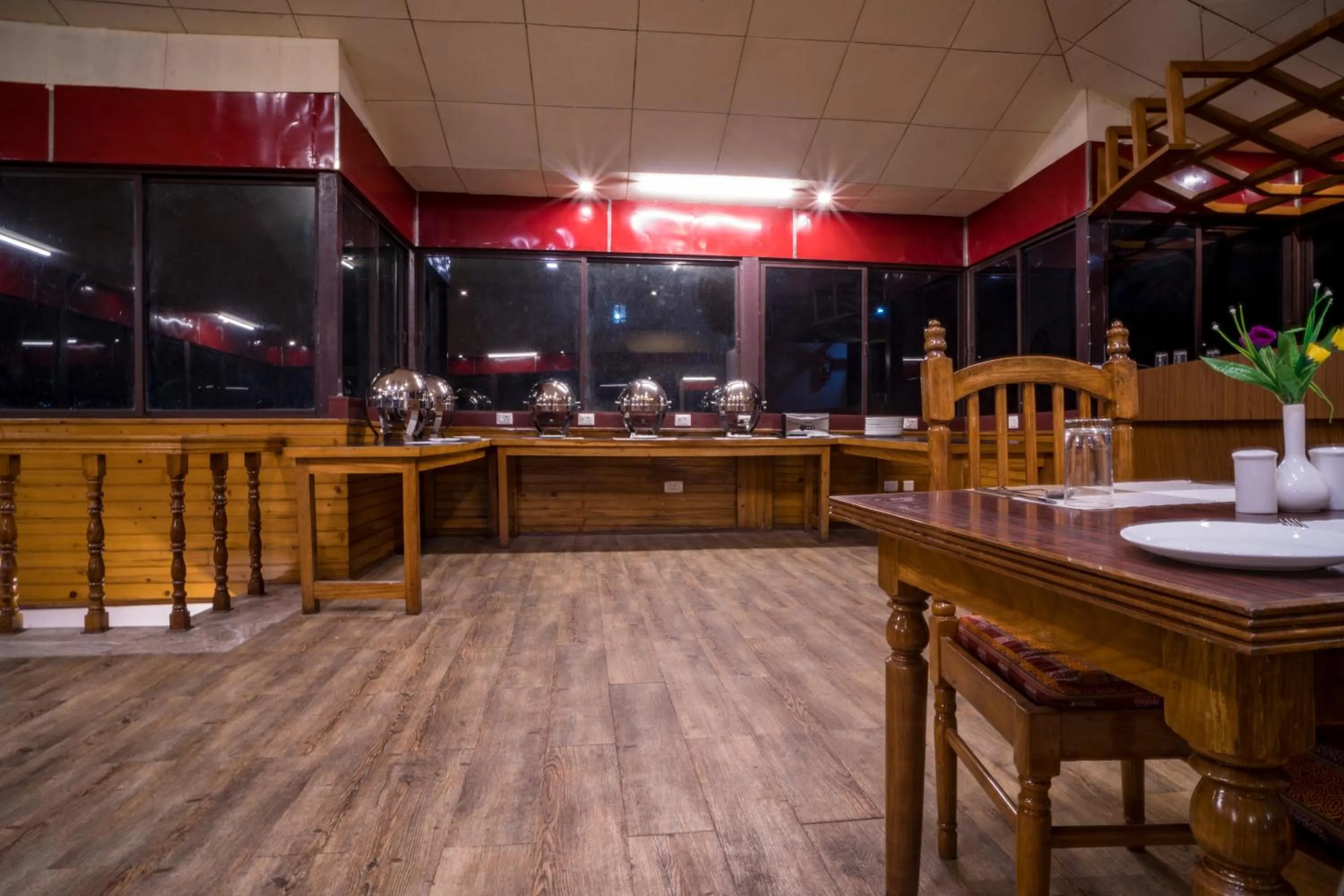 Restaurant/places to eat in Magpie Mall Road Residency (MG Marg)