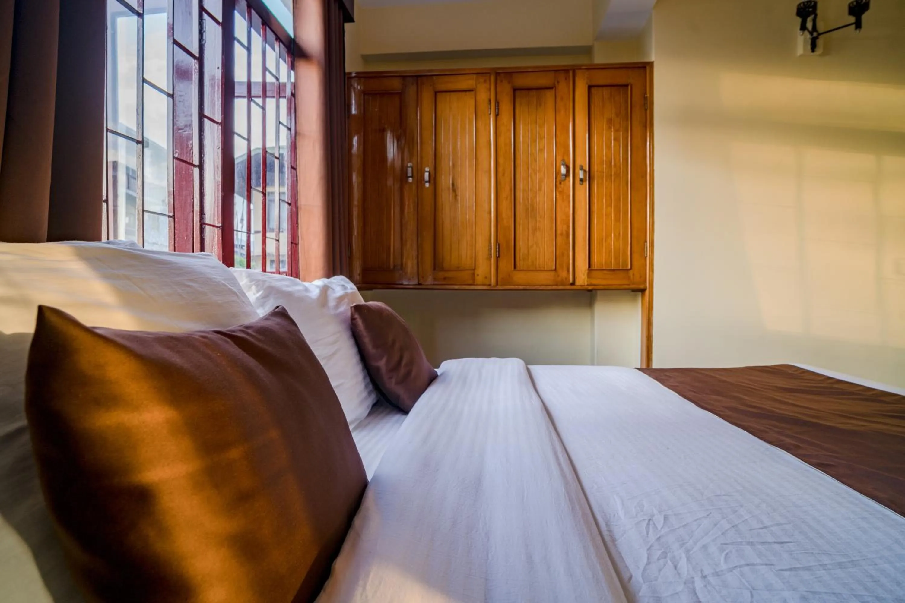 Bed in Magpie Mall Road Residency (MG Marg)