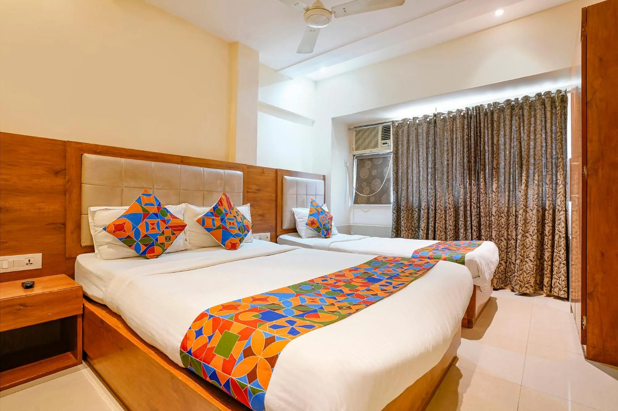 Bed in FabHotel Regal Inn - In Sahar Road