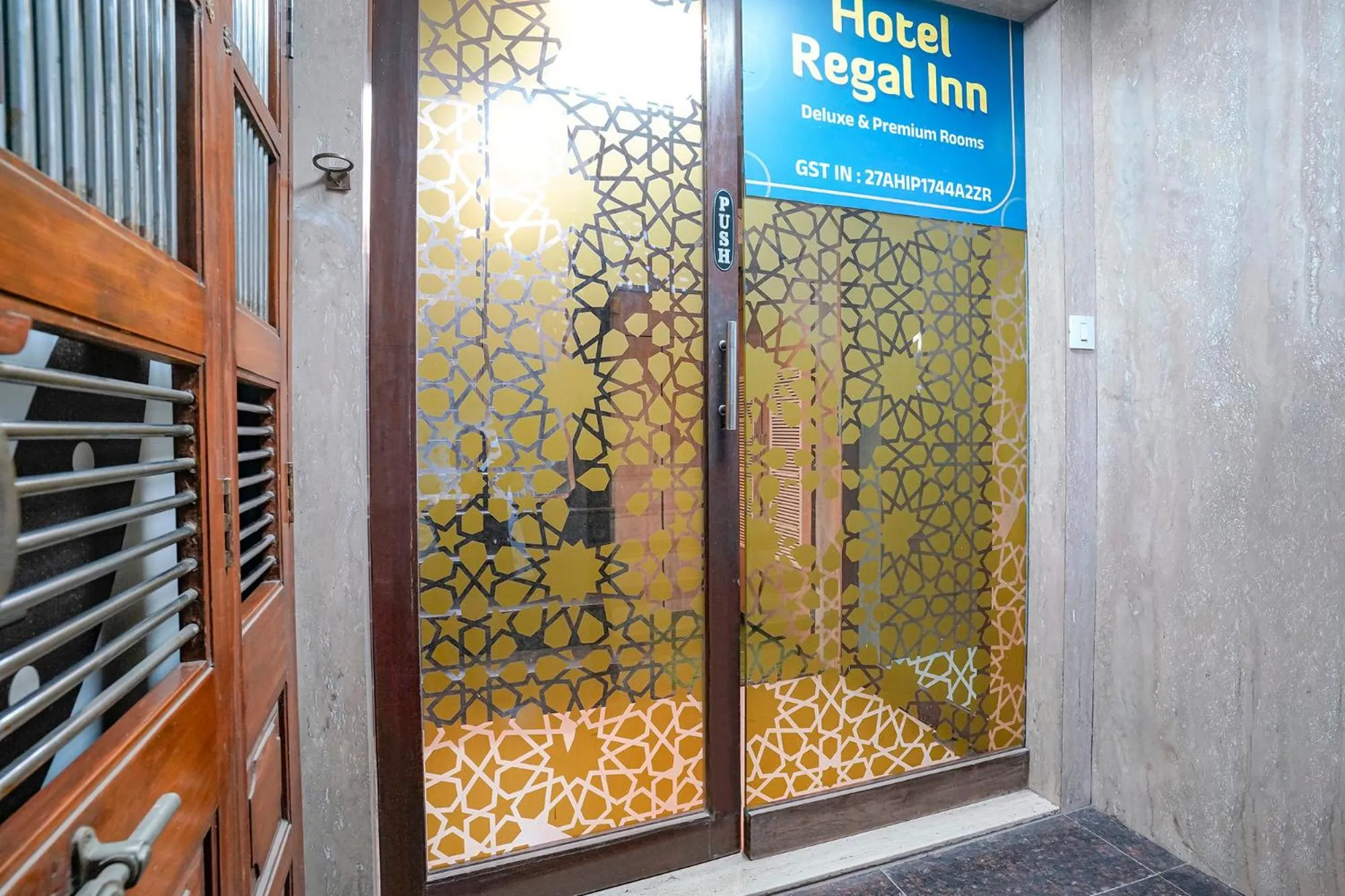 elevator in FabHotel Regal Inn - In Sahar Road