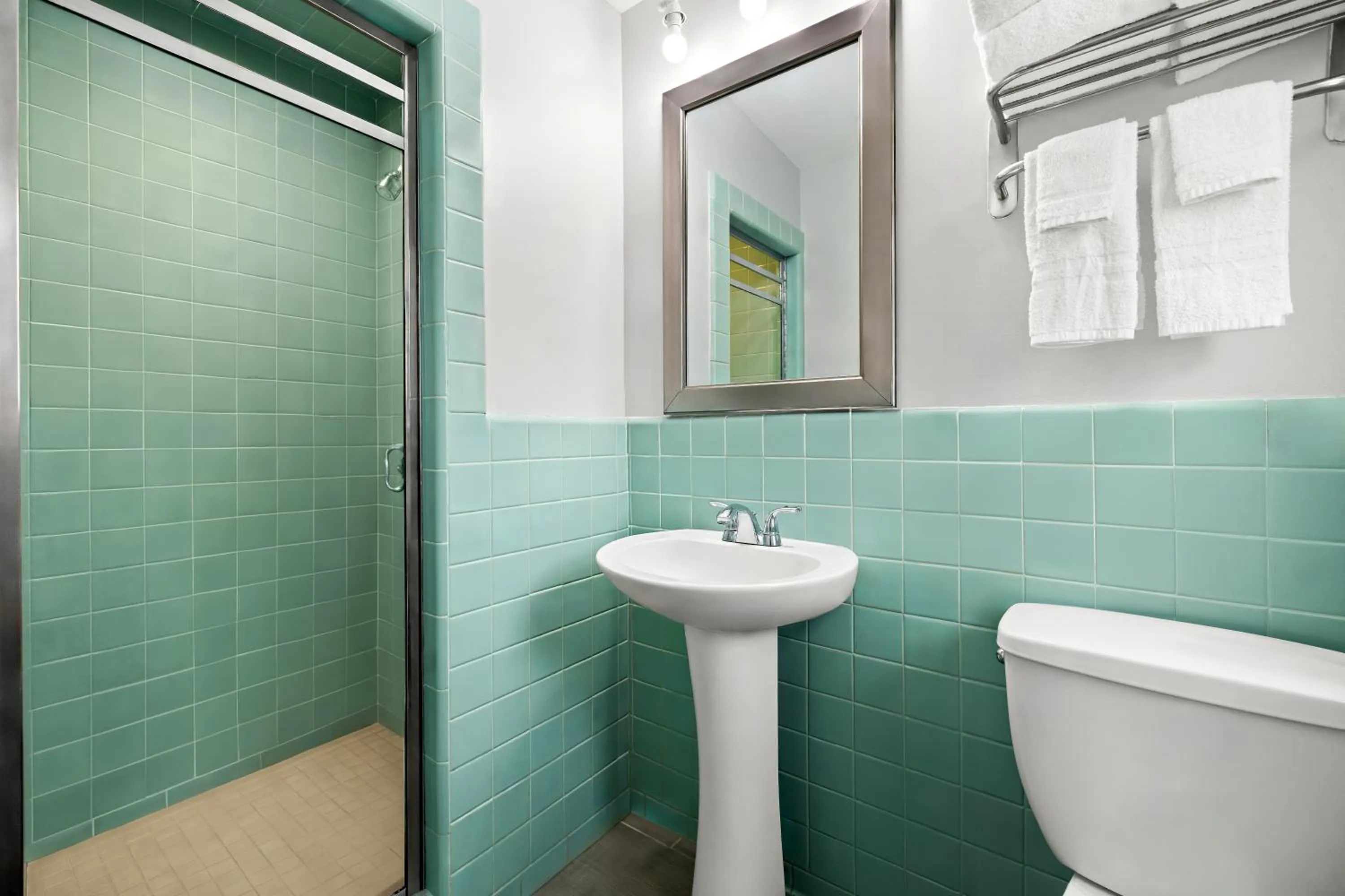 Bathroom in Village Haven Inn & Extended Stay