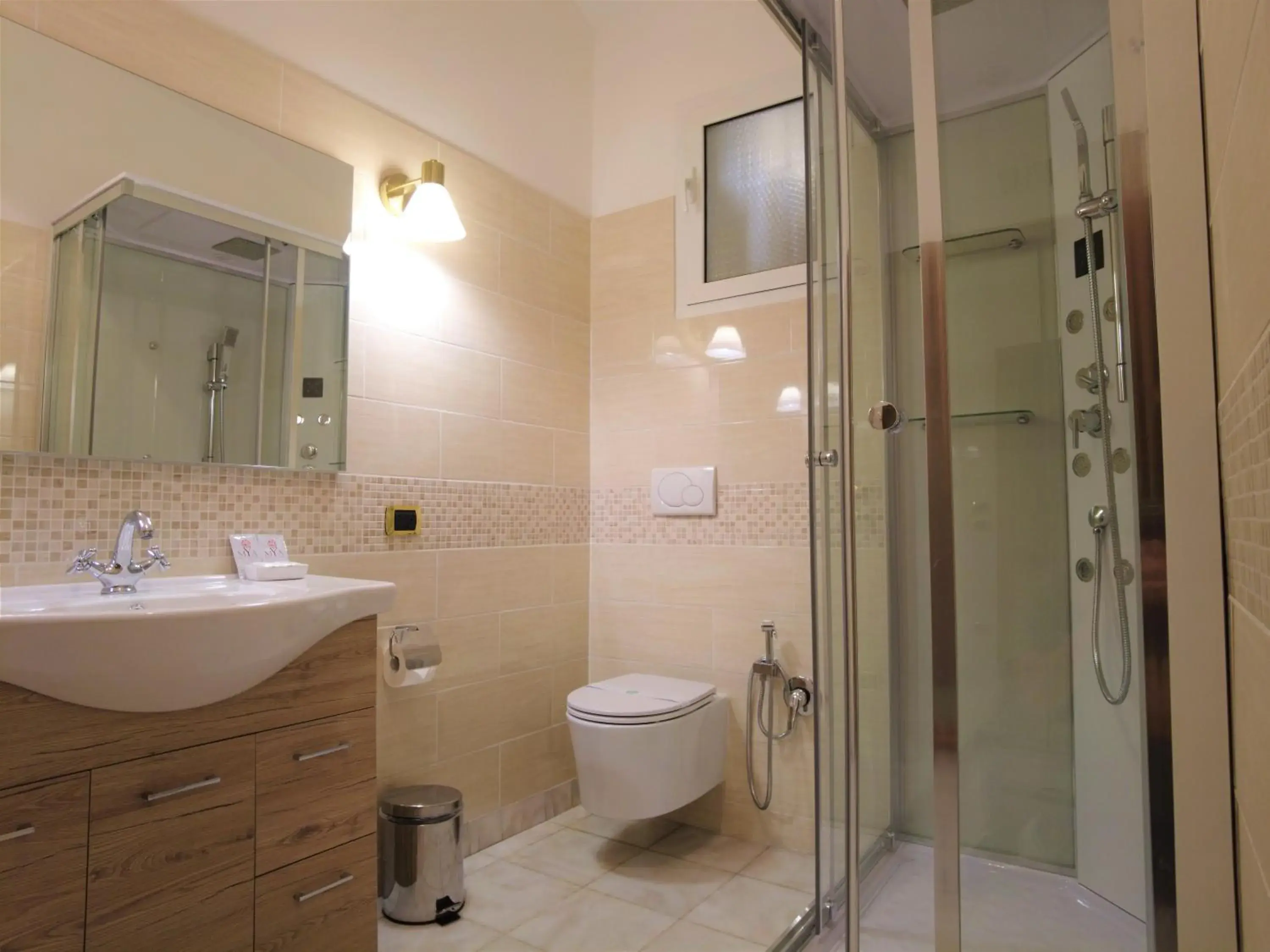 Double Room with Private External Bathroom in Gardoce's Guest House Double Room with Private External Bathroom in Gardoce's Guest House