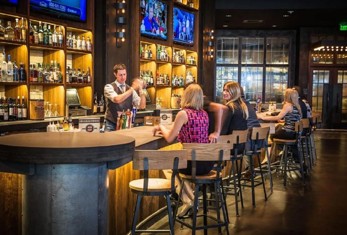 Restaurant/places to eat in Omni Nashville Hotel