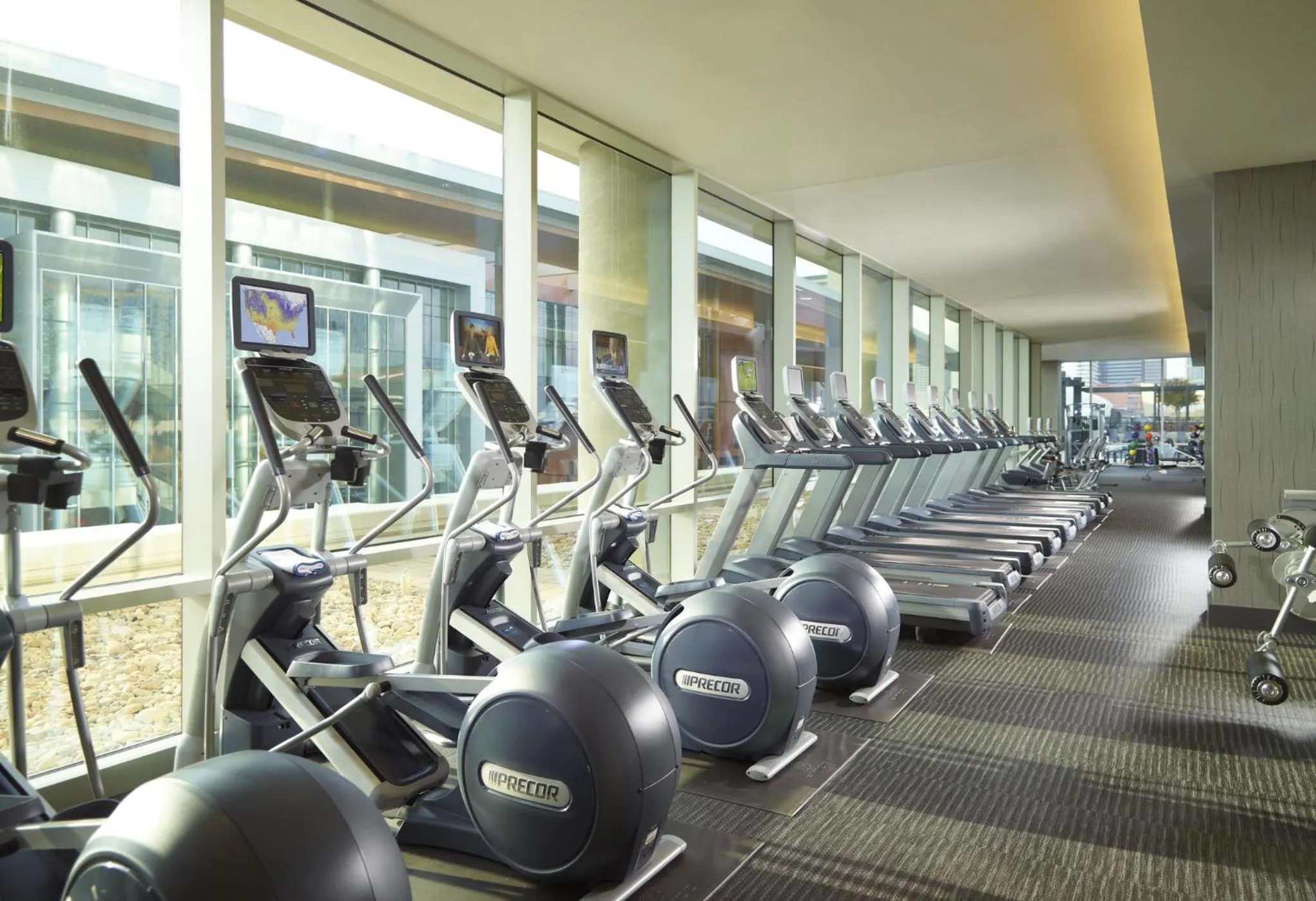 Fitness centre/facilities in Omni Nashville Hotel