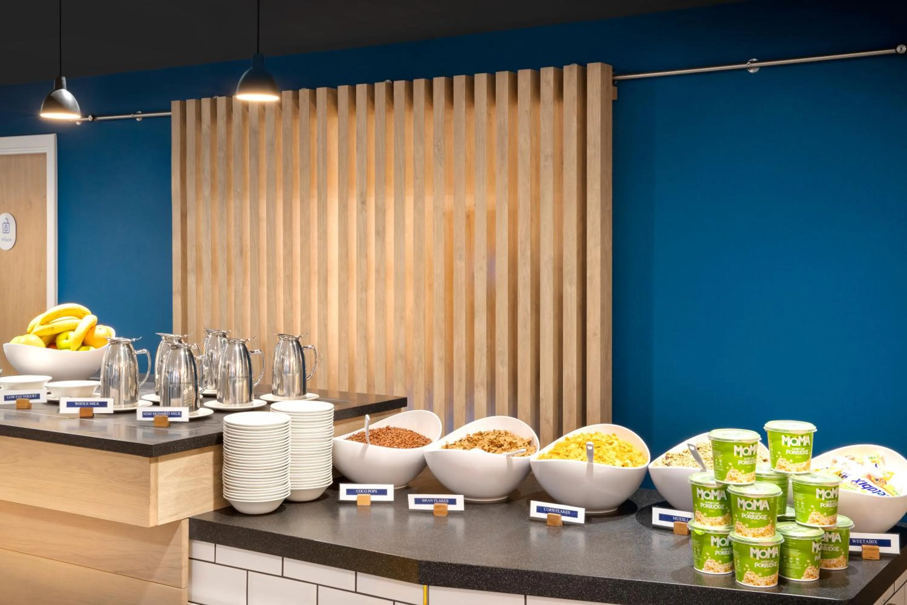 Breakfast in Holiday Inn Express Cambridge West - Cambourne by IHG