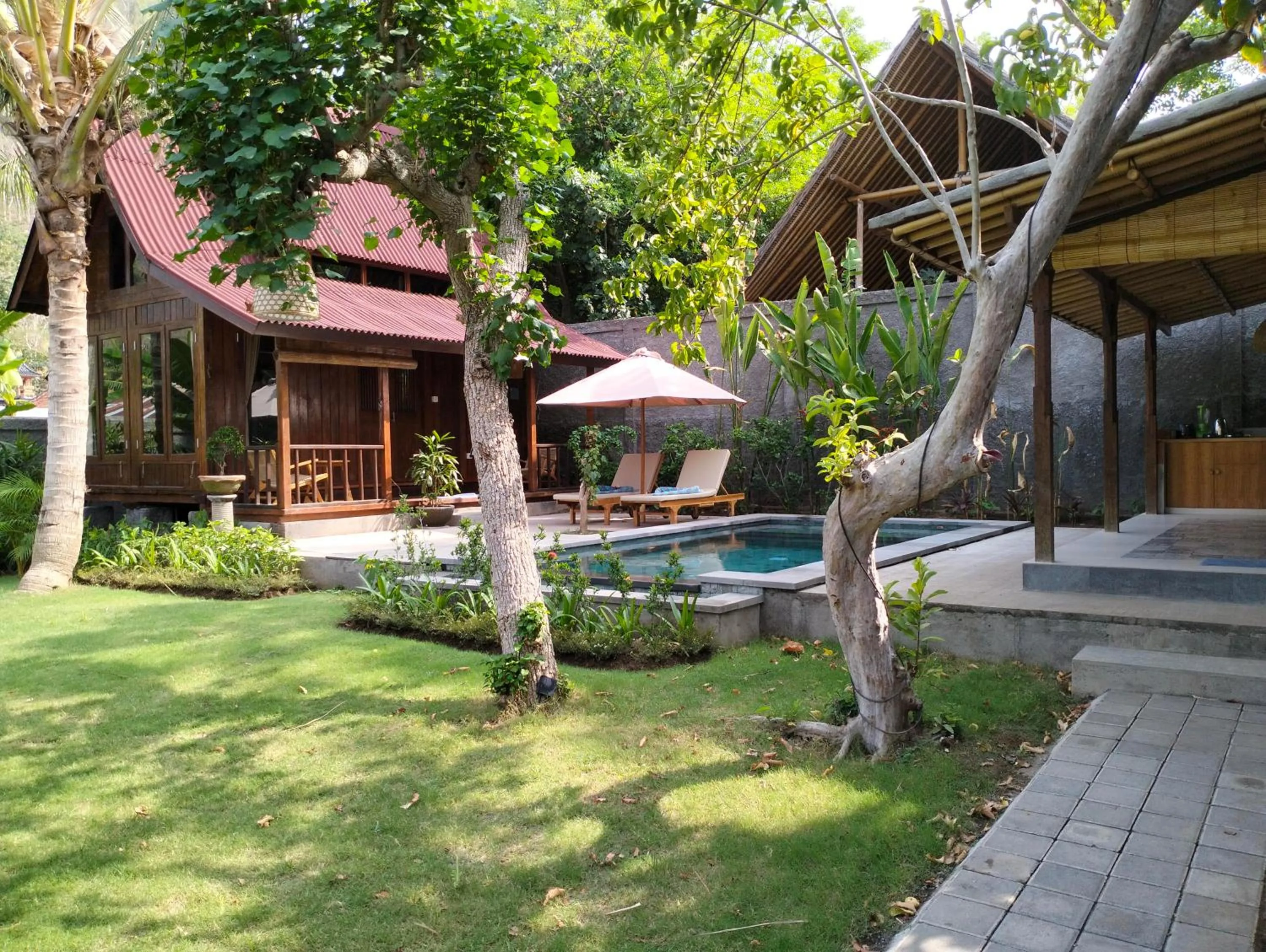 Property building in Villa Adi