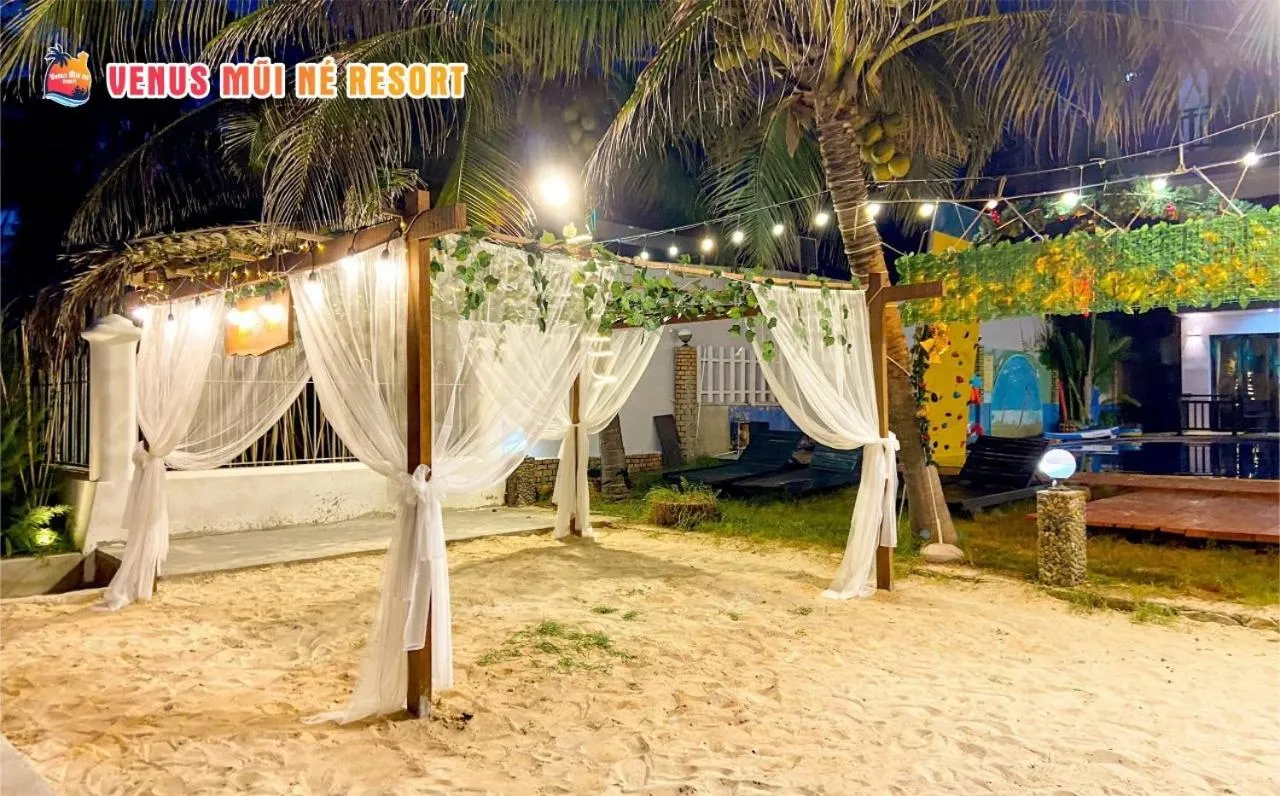 Night in Venus Mũi Né Resort