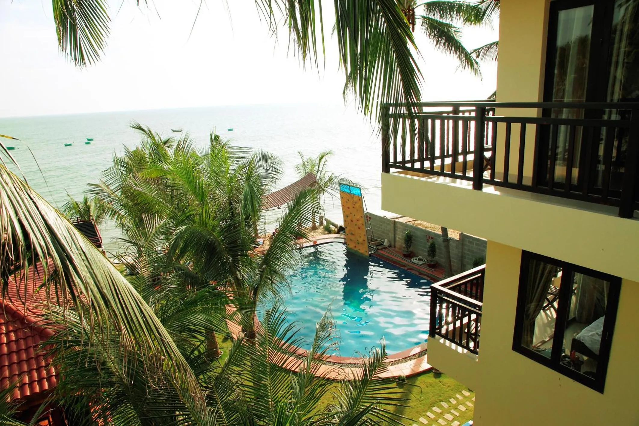 Swimming pool in Venus Mũi Né Resort