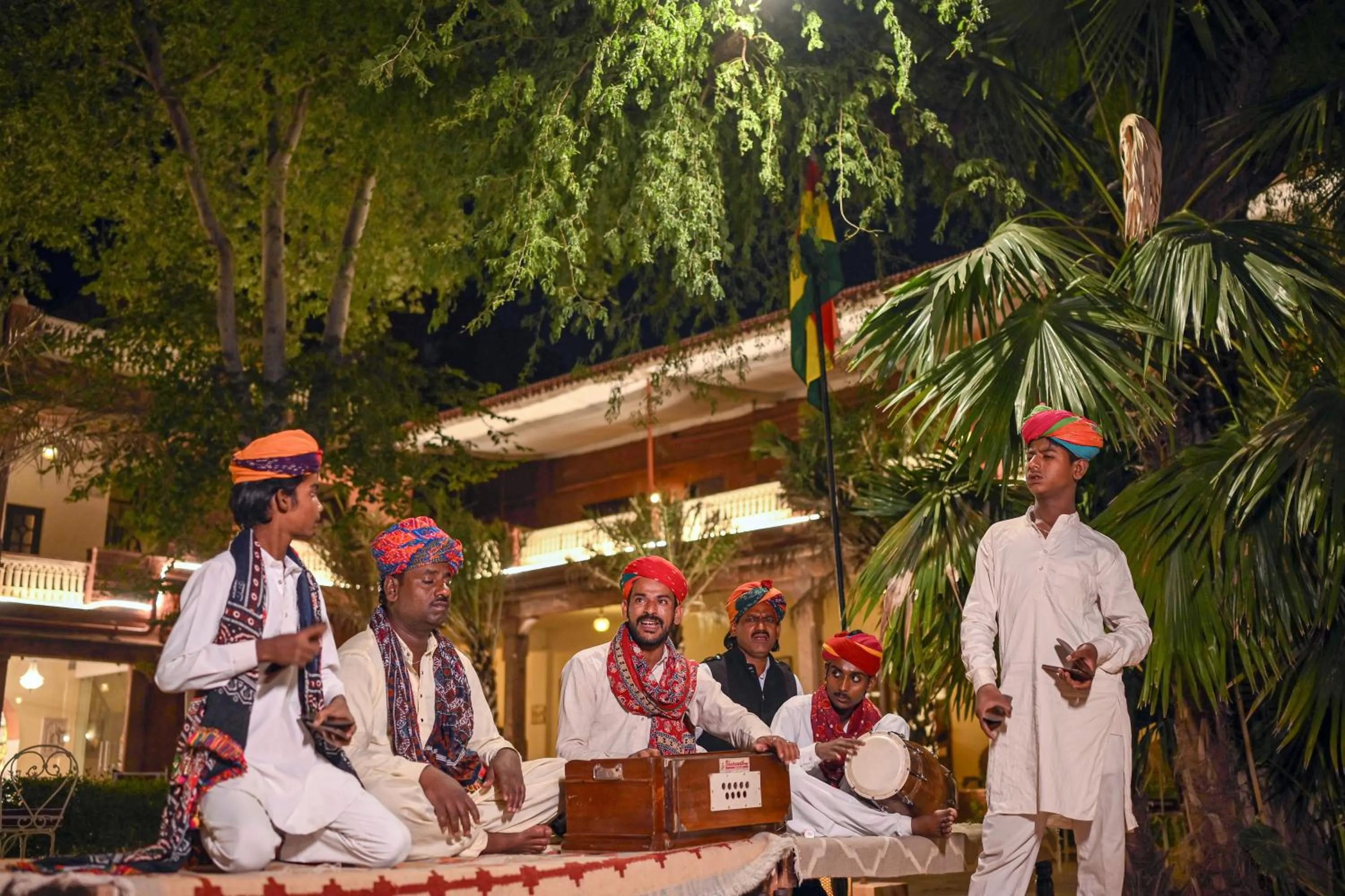 Evening entertainment in Ranbanka Palace