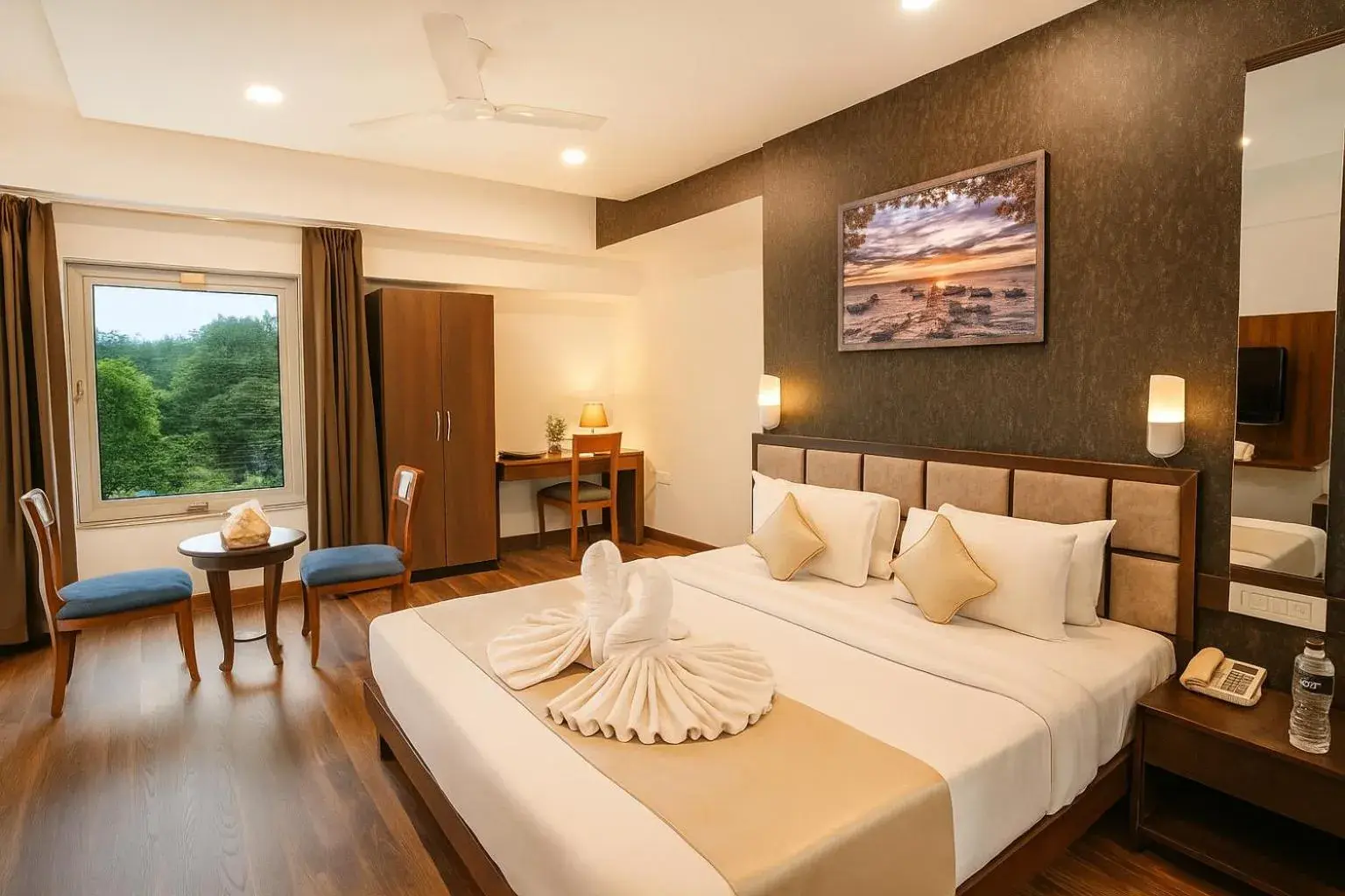 Deluxe Double Room in Hotel Horizon - Near Fateh Sagar Lake Udaipur Deluxe Double Room in Hotel Horizon - Near Fateh Sagar Lake Udaipur