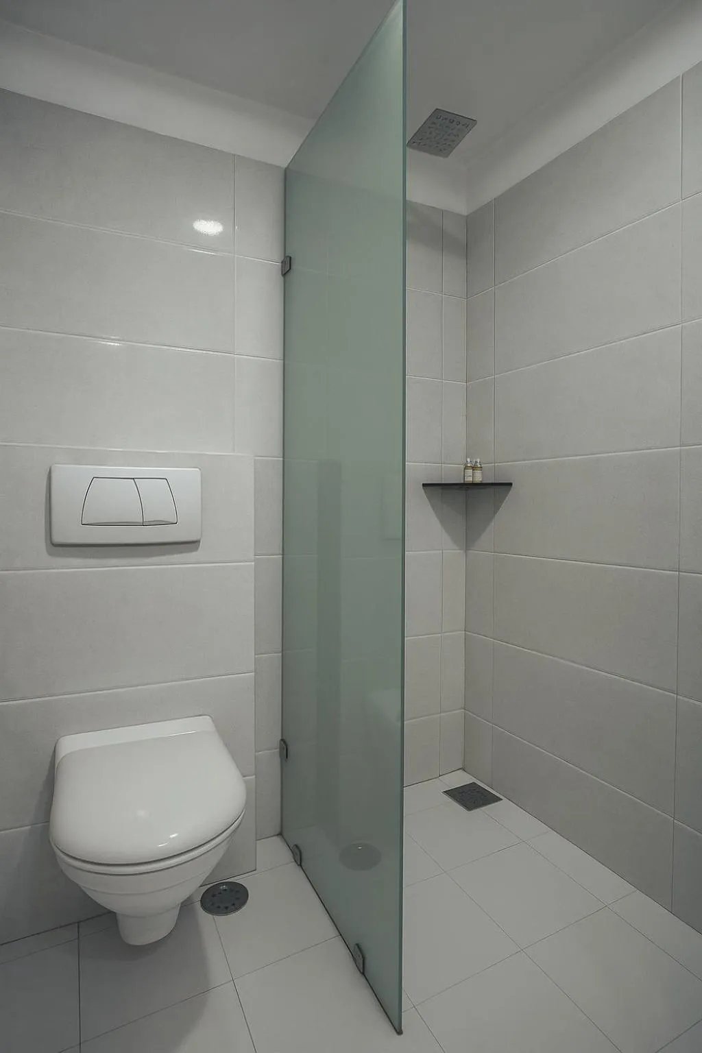 Bathroom in Hotel Horizon - Near Fateh Sagar Lake Udaipur