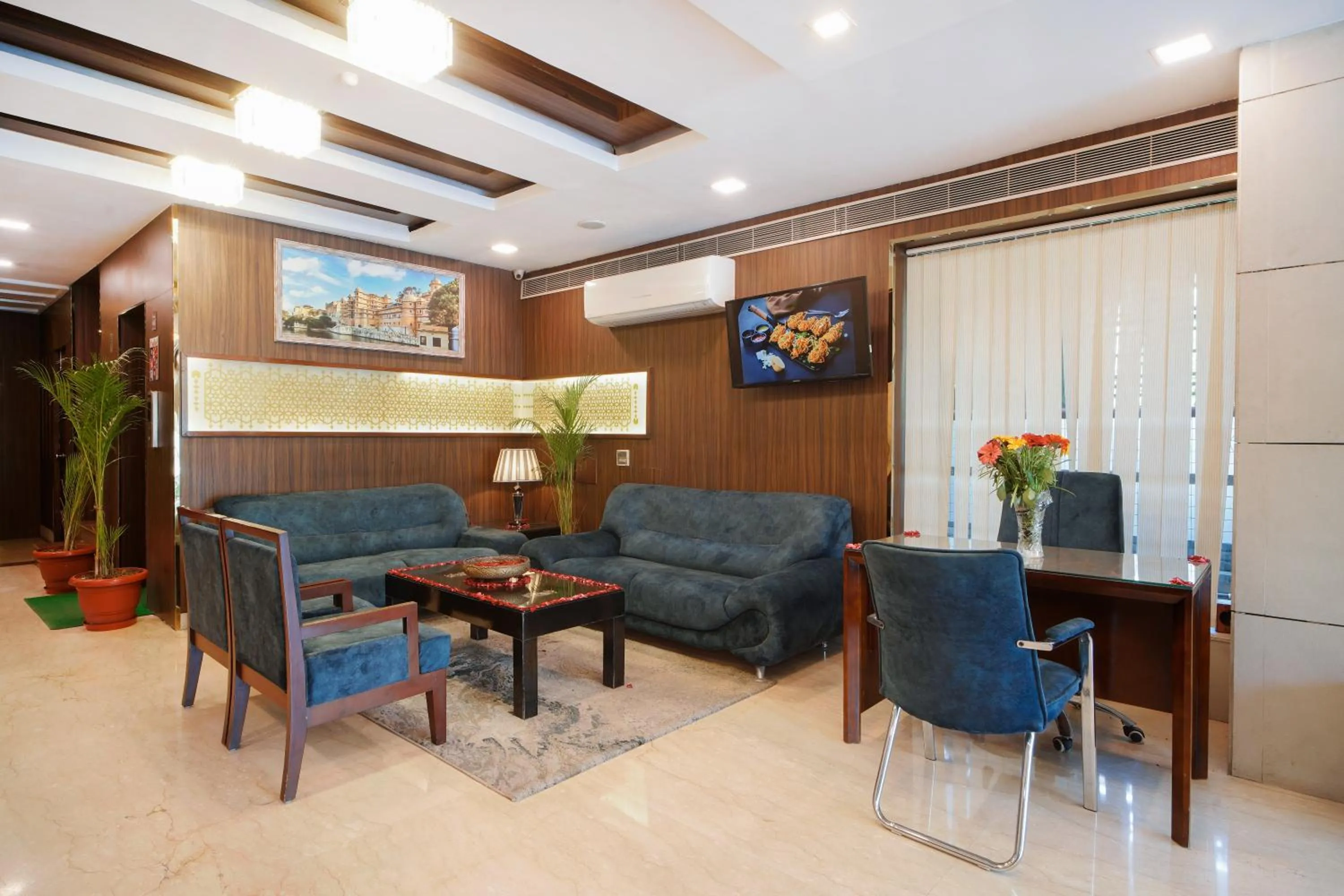 Lobby or reception in Hotel Horizon - Near Fateh Sagar Lake Udaipur